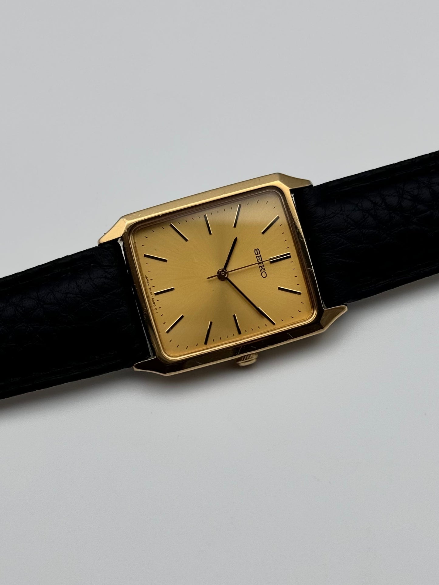 Seiko Tank Quartz 7N01-5060