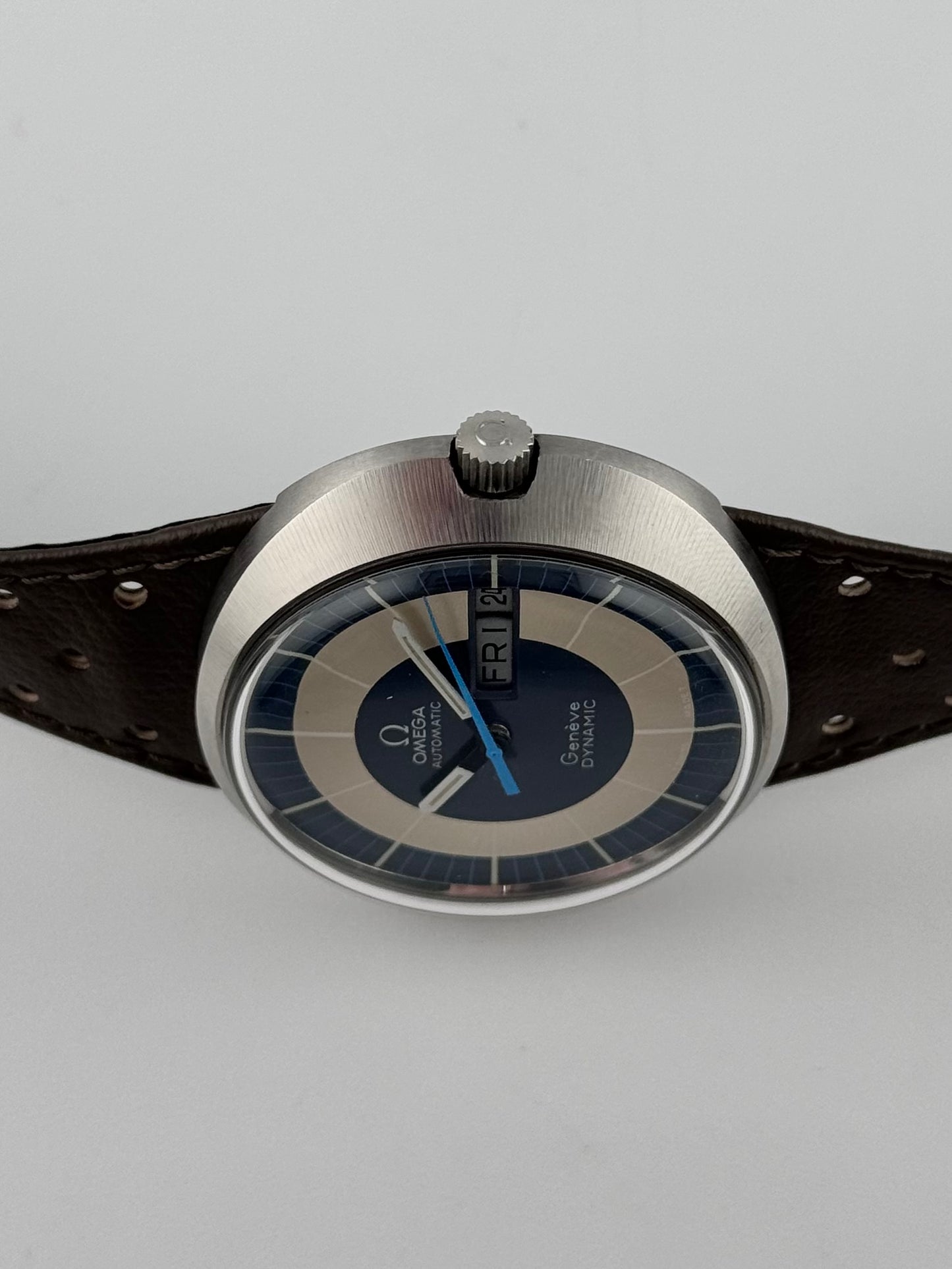 Omega Geneve Dynamic Automatic 166.039 - Near New Old Stock