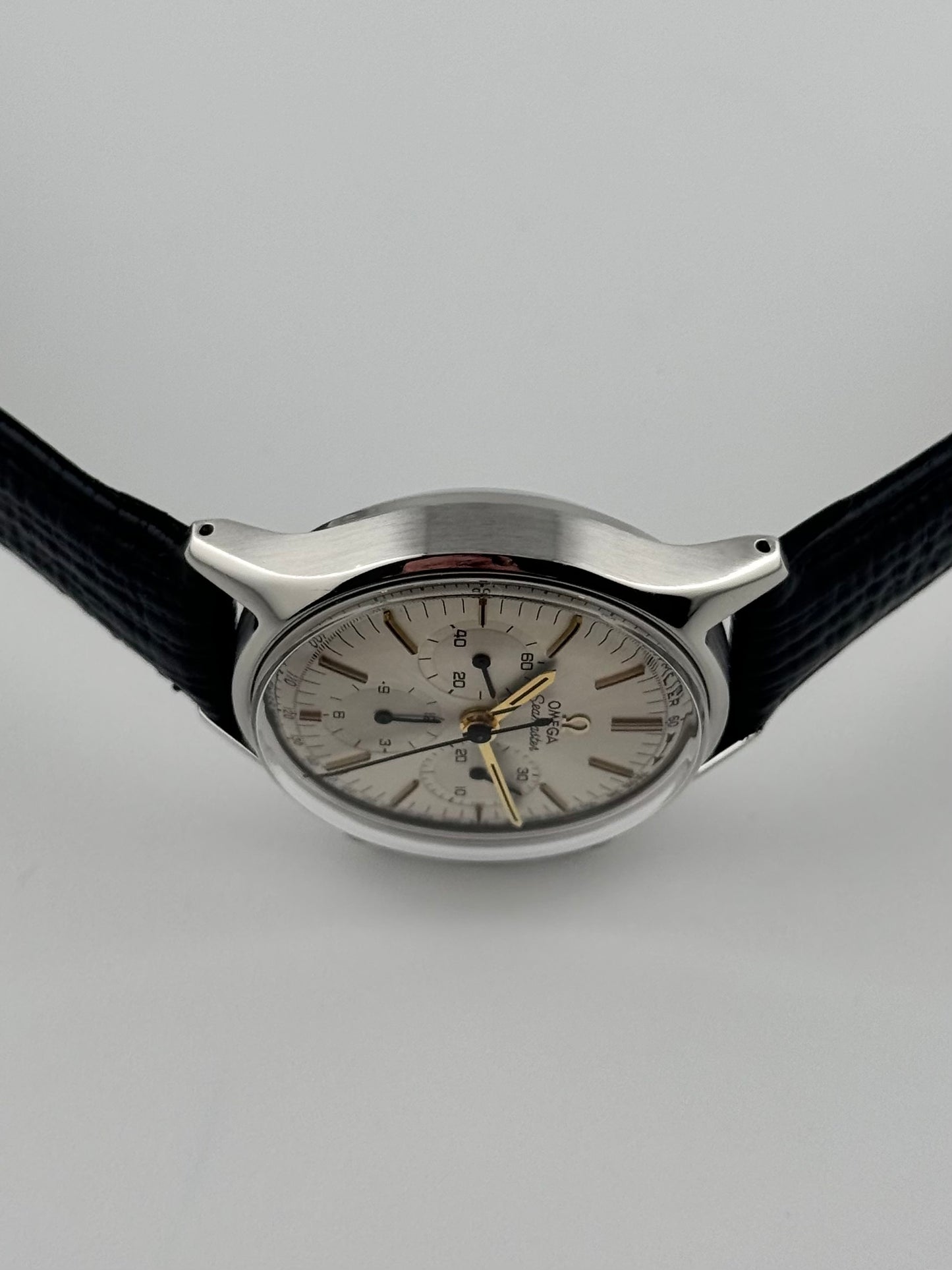 Omega Seamaster Chronograph - Extraordinarily Rare - Museum Grade - Mint Condition - Ref: 2451