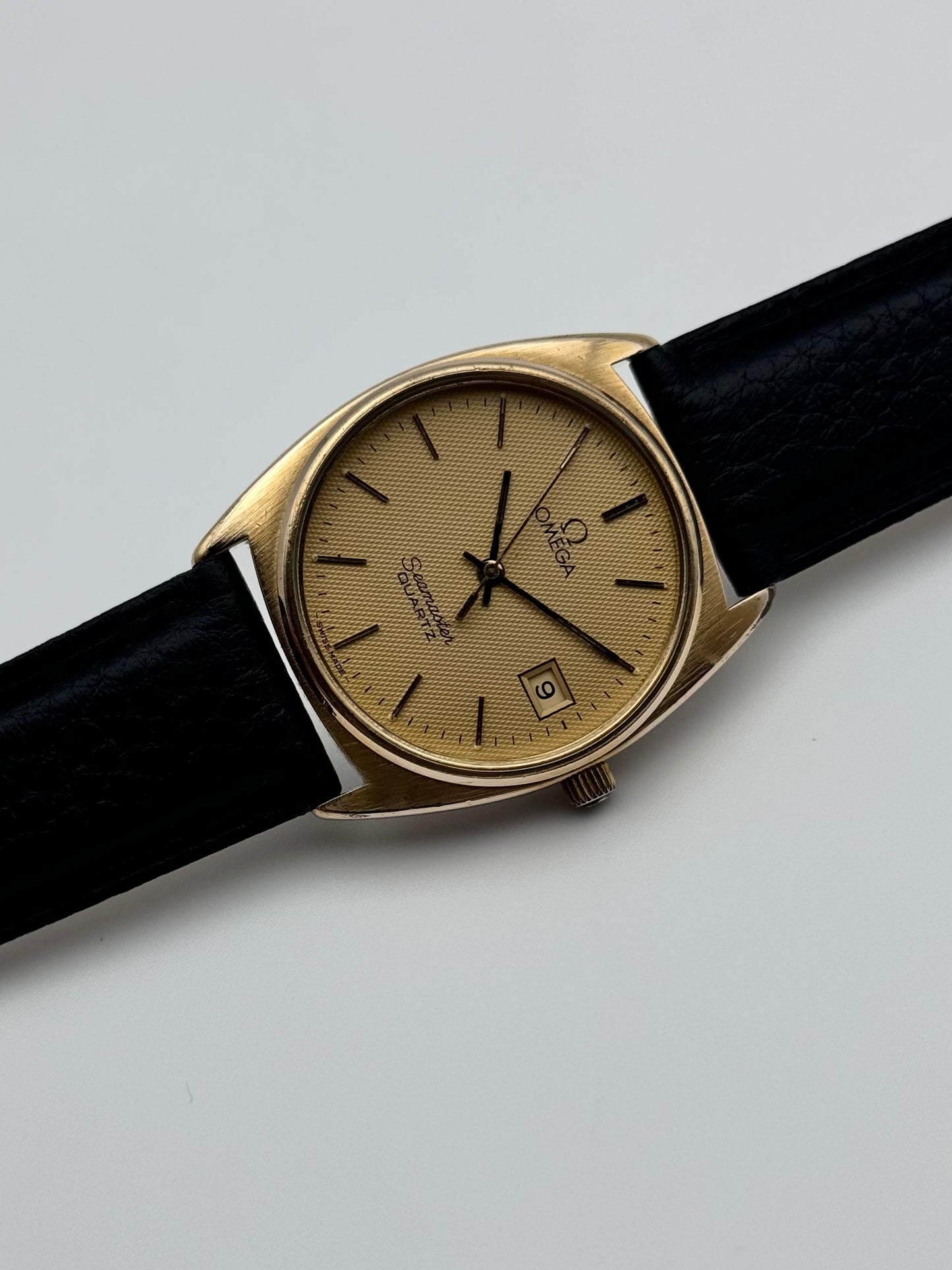 Omega Seamaster Quartz Date 196.0186 - Rare Waffle Dial