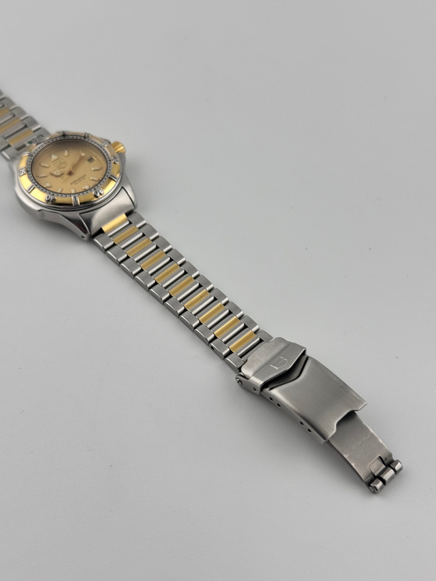 Tag Heuer Professional 200 Quartz Date - WF1421-0 - Ladies