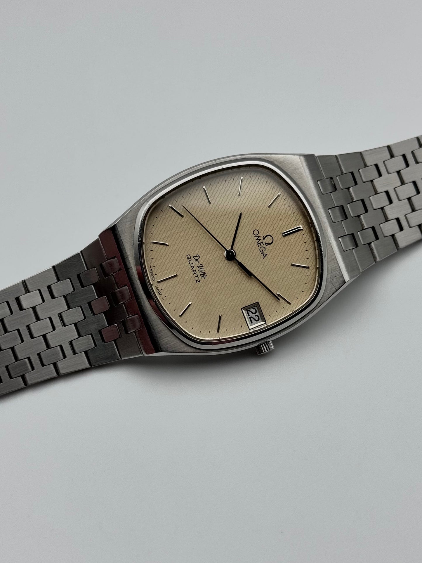 Omega DeVille Quartz Date 192.0051 - Honeycomb Dial