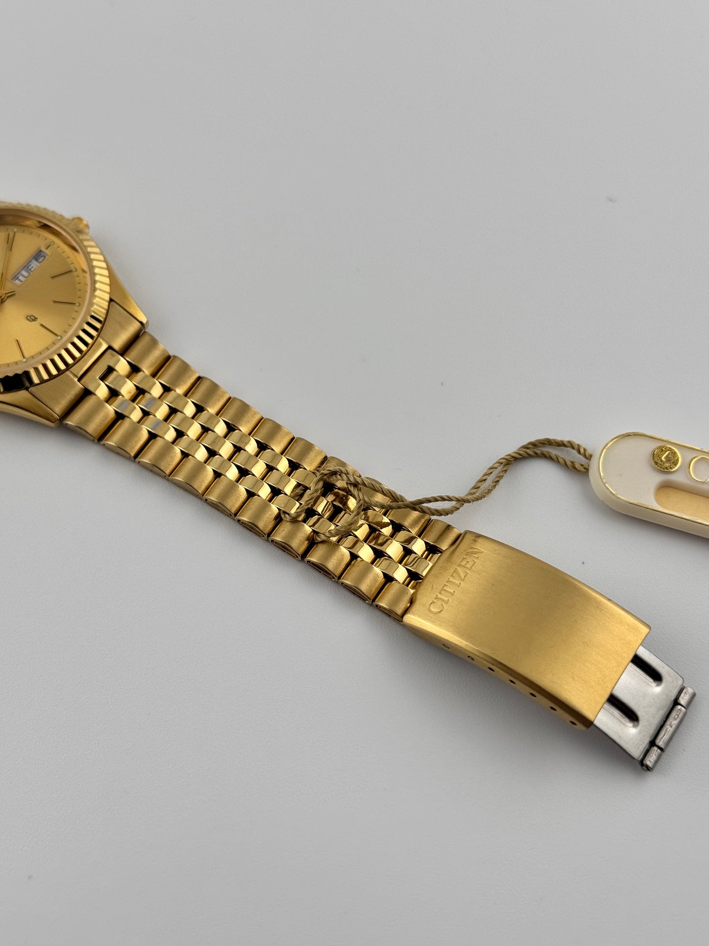 Citizen CQ Quartz Day-Date 6100-R00391