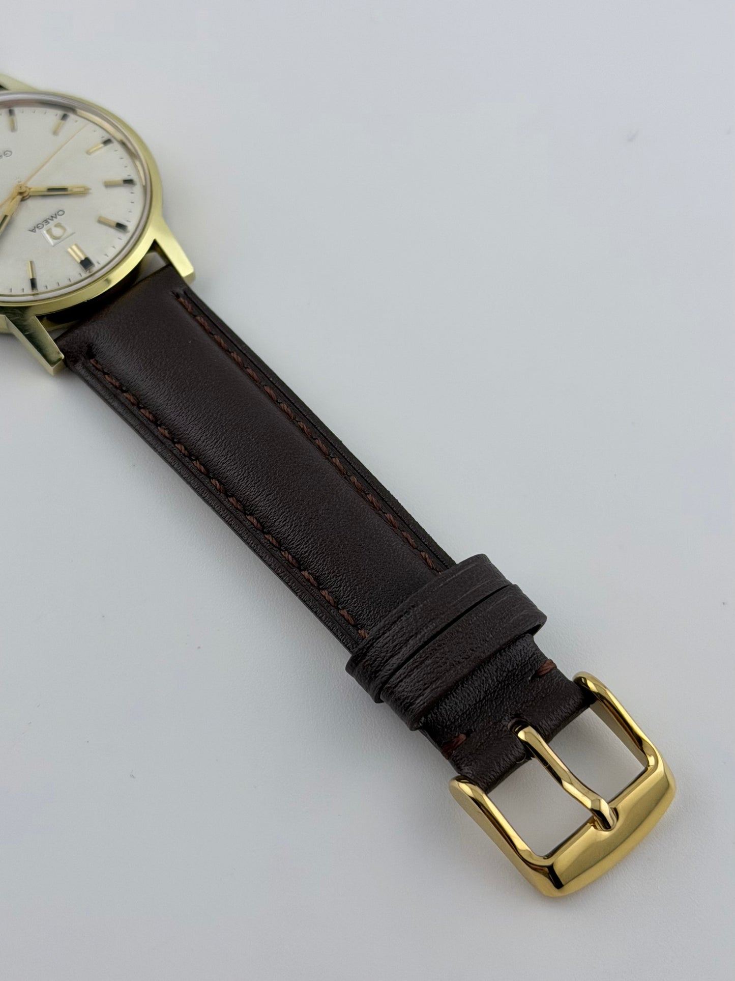 Omega Geneve Manual Wind - 136.070 - Rare Shantung Dial