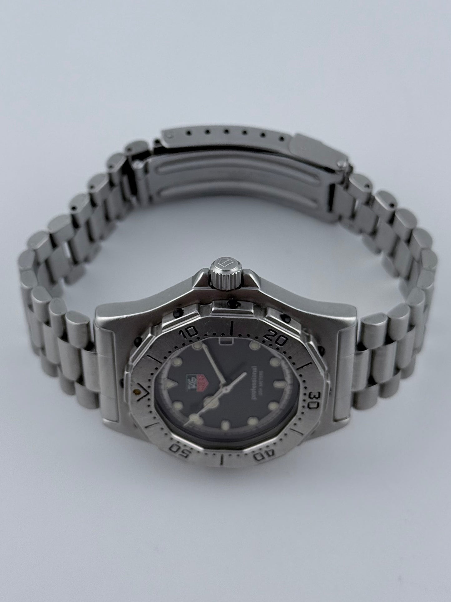 Tag Heuer Professional 200m Quartz Date - 932.213