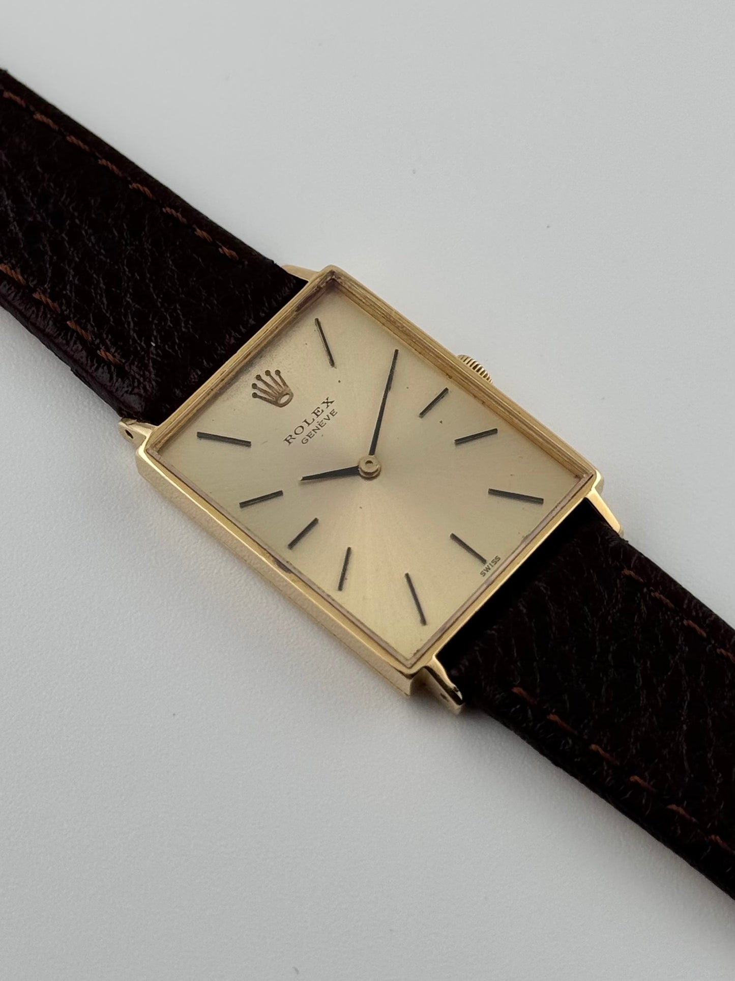 Rolex Cellini Tank Manual Wind - 18K Yellow Gold - 1563