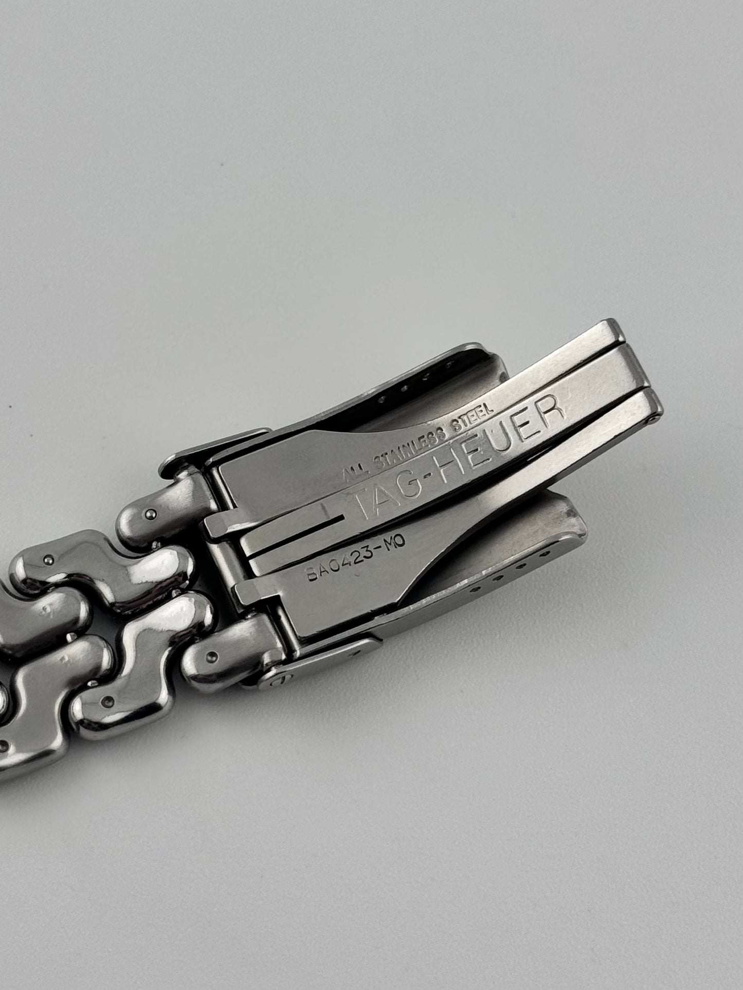 Tag Heuer Professional 200 Quartz Date - WG1112