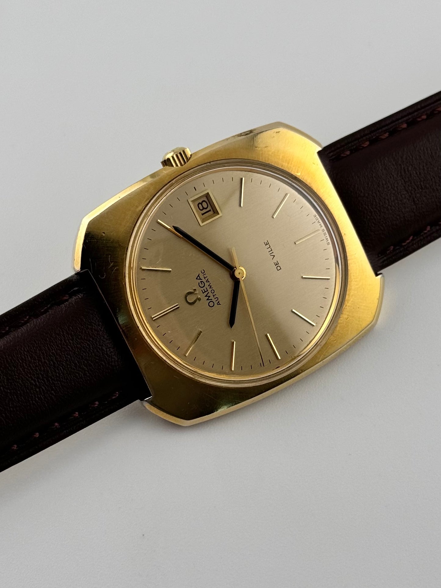 Omega De Ville Automatic Date Rare Jumbo Size - 166.085