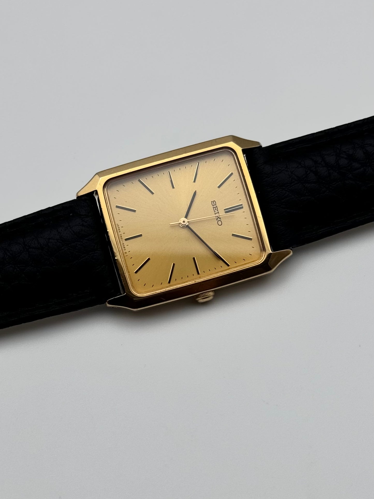 Seiko Tank Quartz 7N01-5060