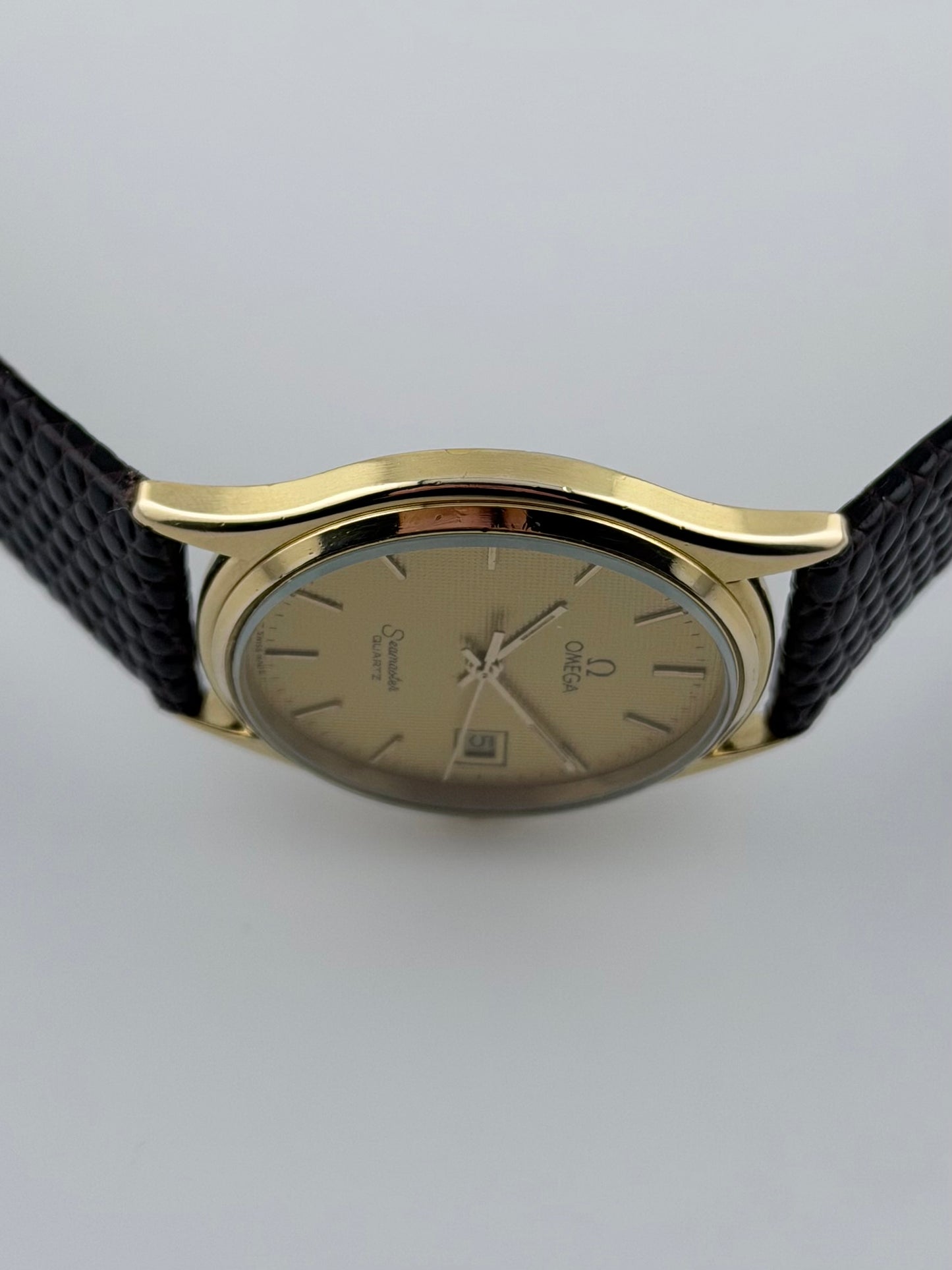 Omega Seamaster Quartz Date 196.0251 - Hobnail Dial