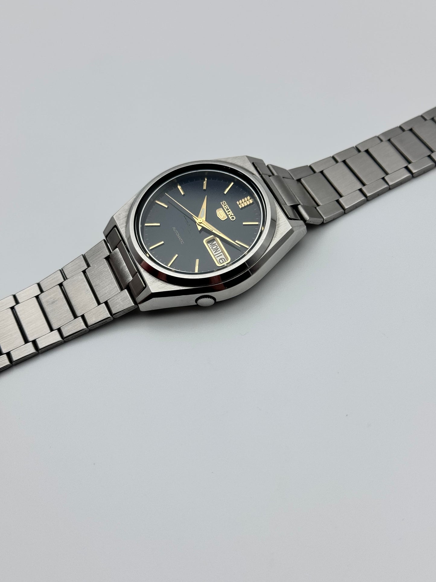 Seiko 5 Automatic Day-Date 7009-8761
