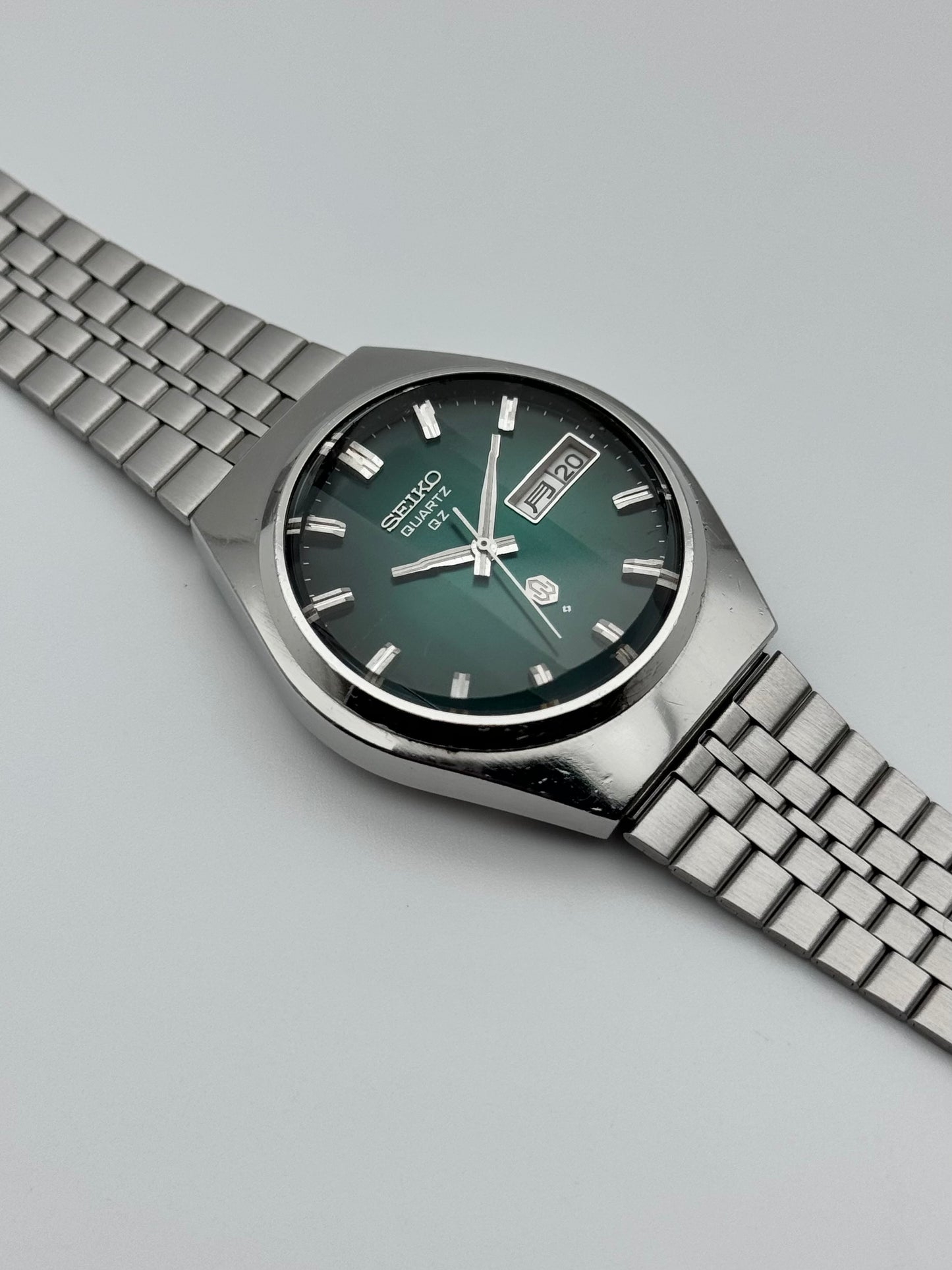 Seiko QZ Quartz JDM - 0923-8020 - Green Dial - Faceted Crystal