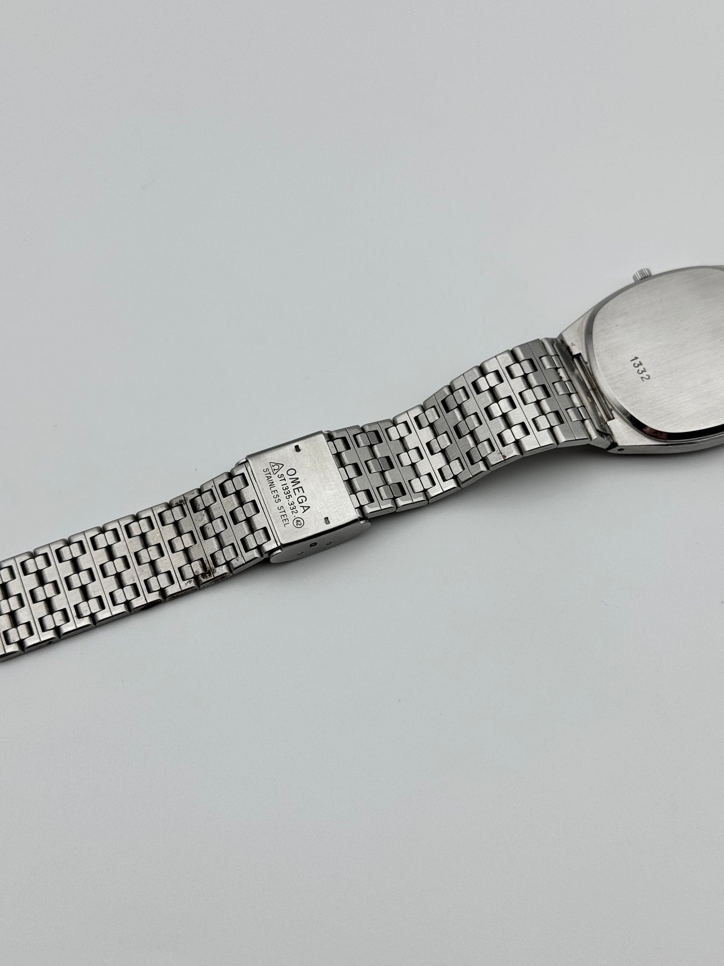 Omega DeVille Quartz Date 192.0051 - Honeycomb Dial