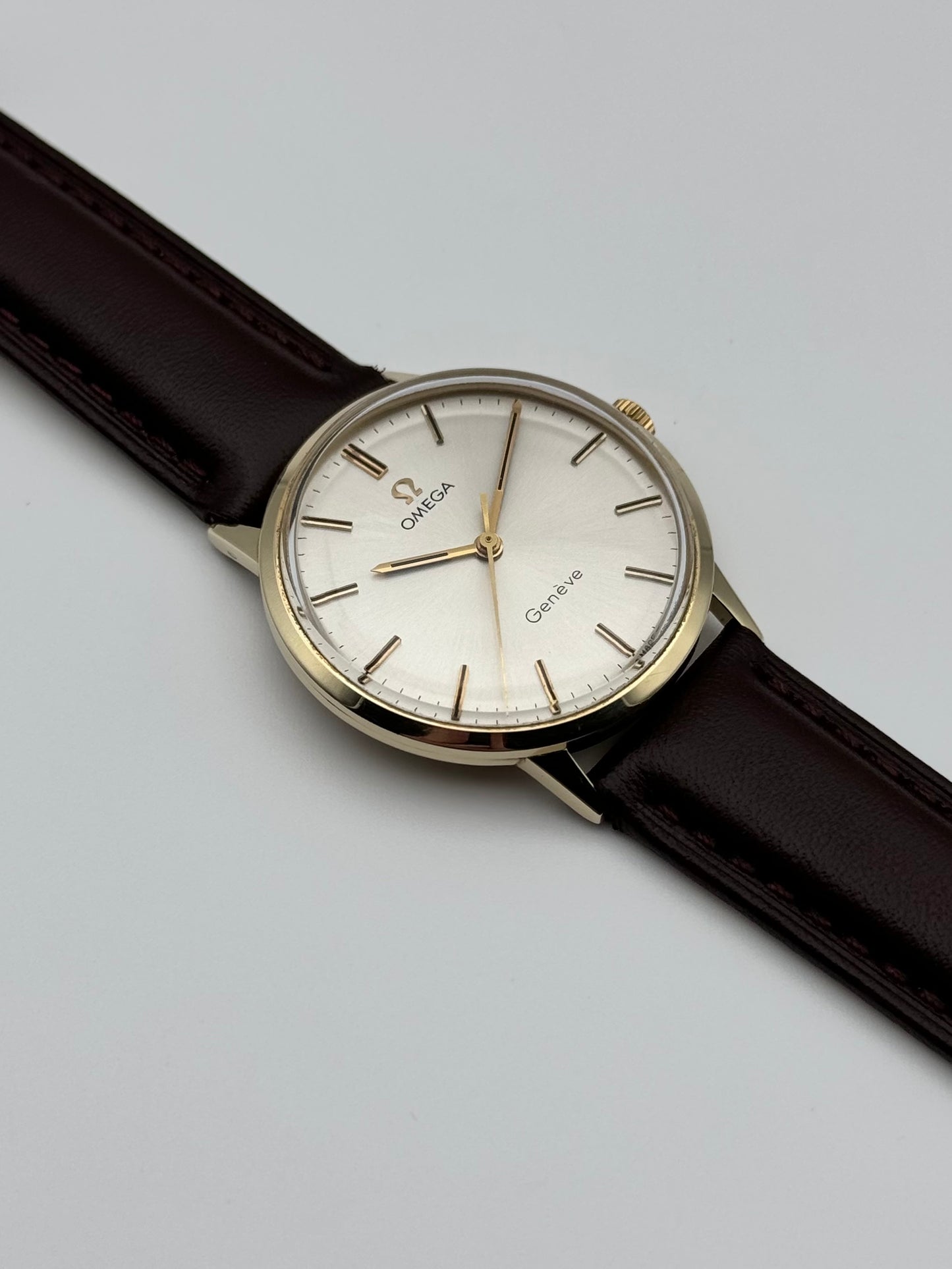 Omega Automatic 14ct Solid Gold - 131.041 - Box and Papers