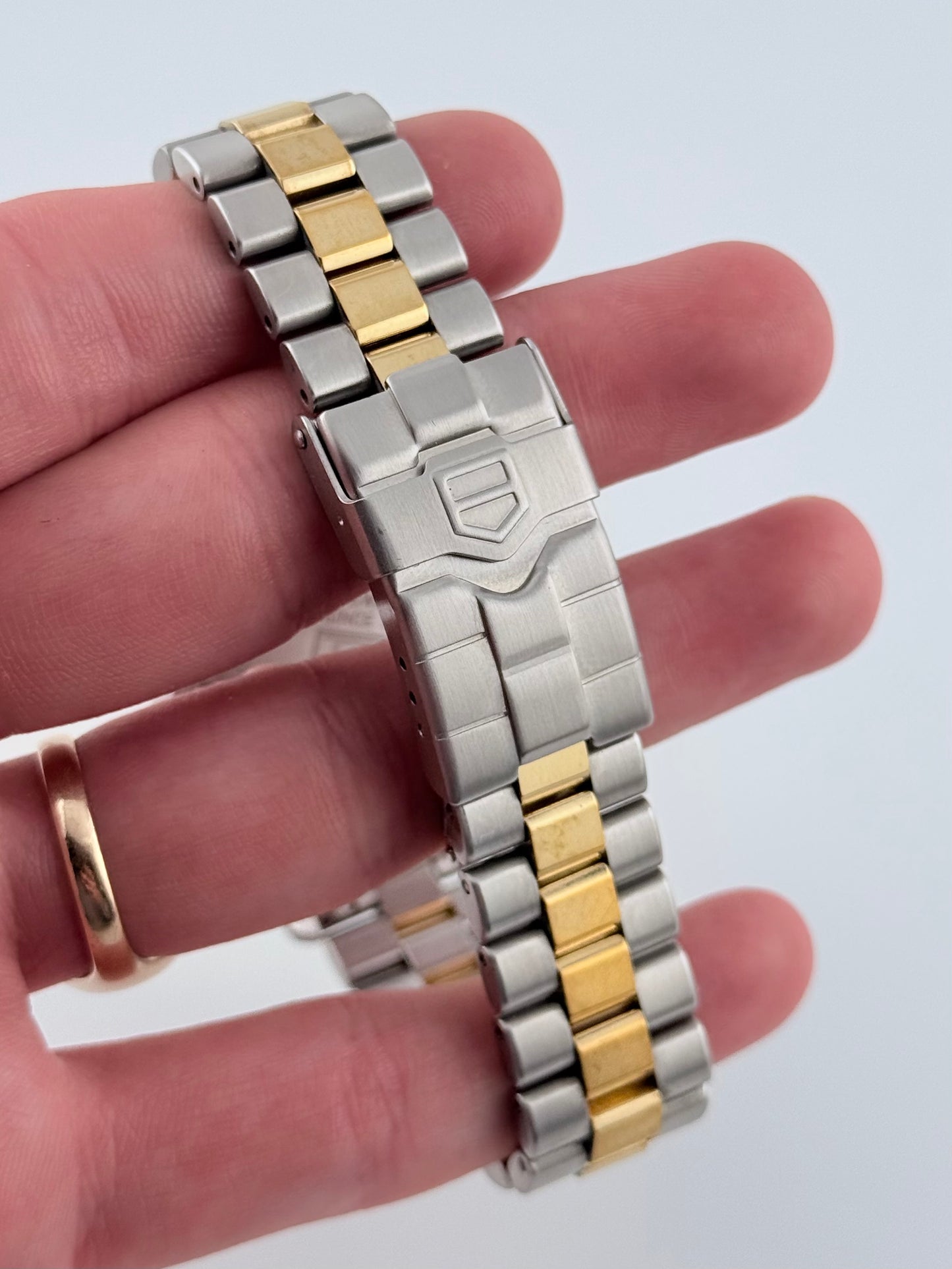 Tag Heuer Professional 200 Quartz Date - WK1220
