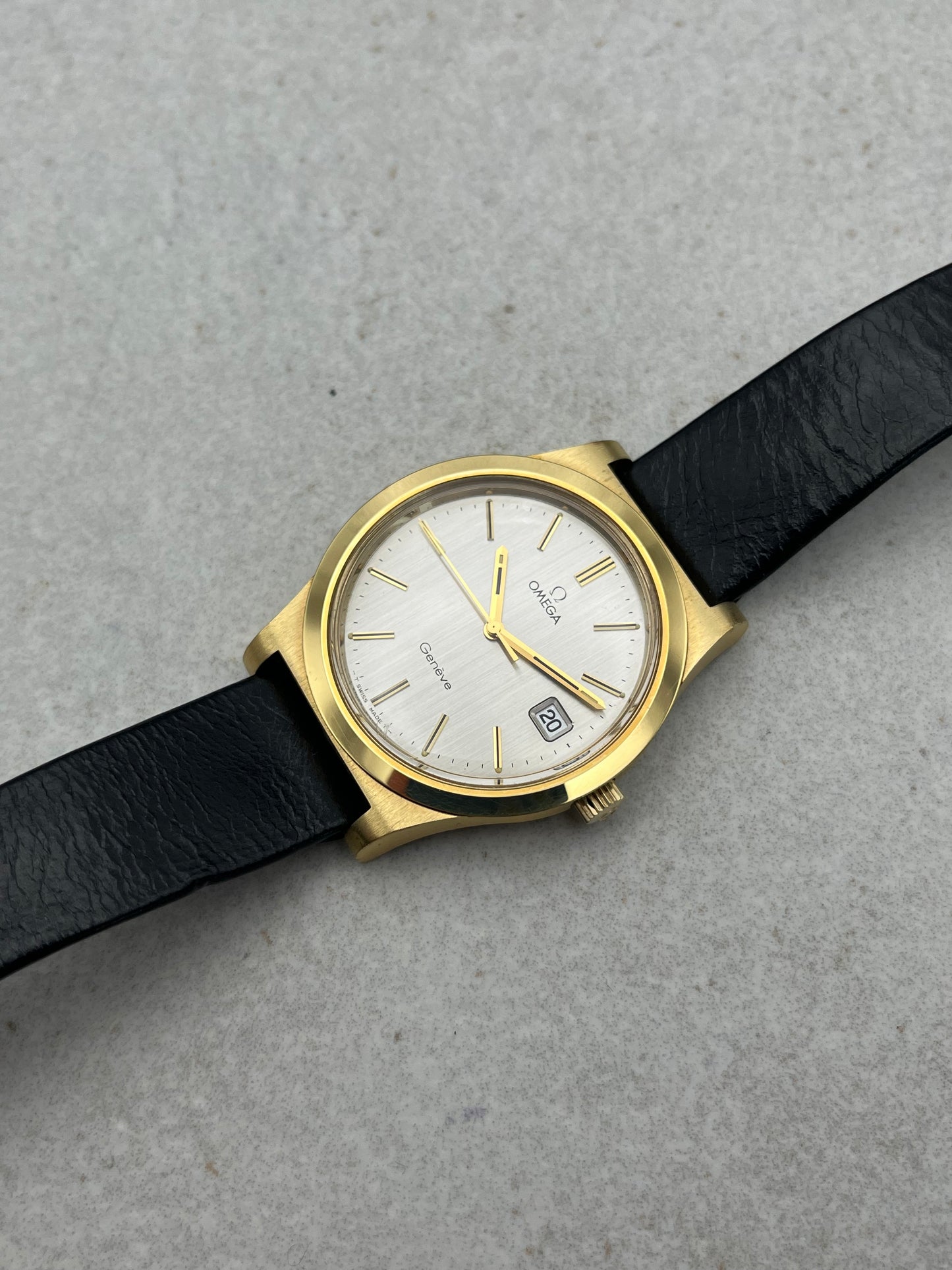 Omega Geneve Manual Date 136.0102 Near New Old Stock Boxed