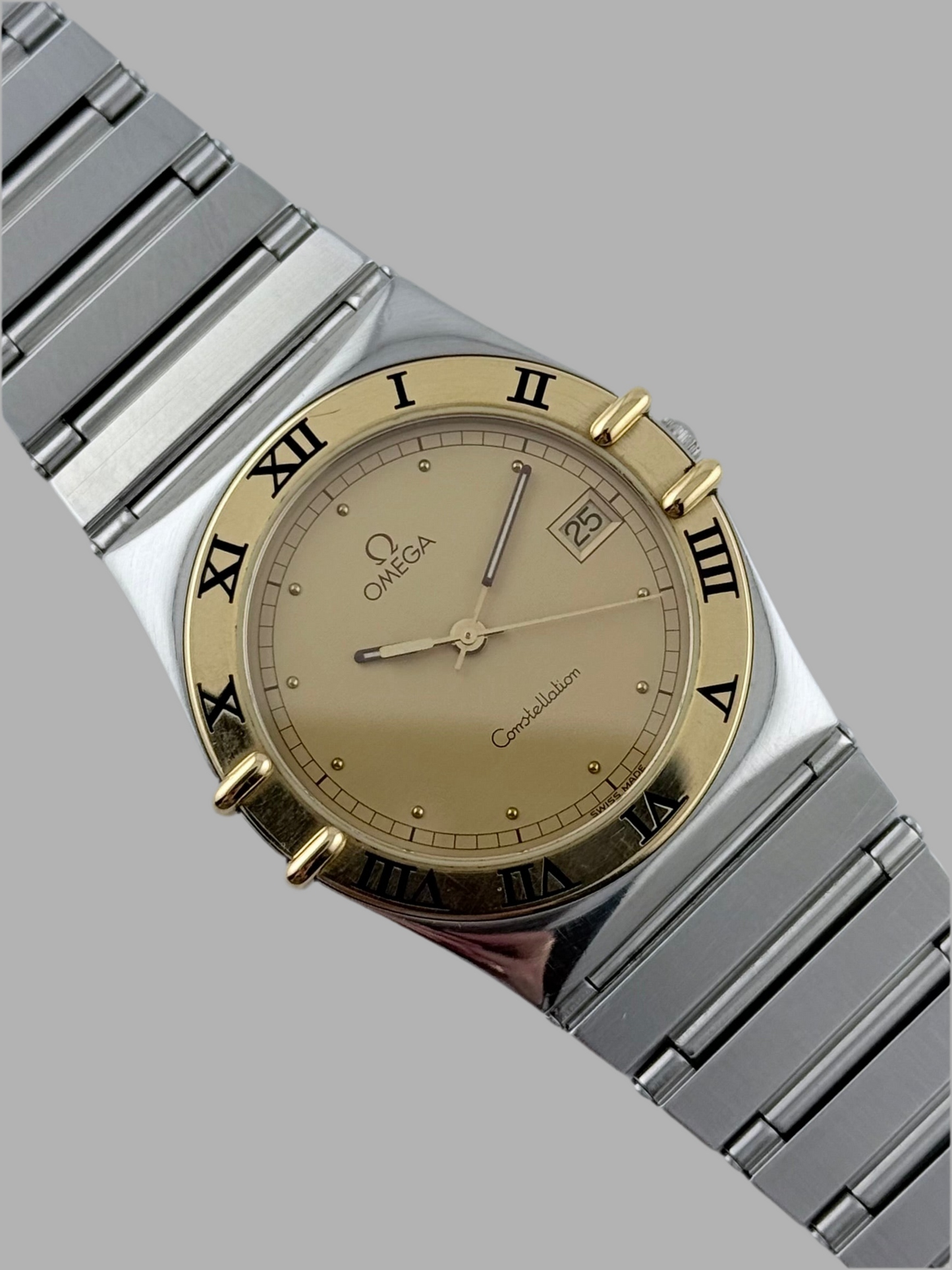 Omega Constellation Manhattan Quartz Date 396.1070 - Original Paperwork