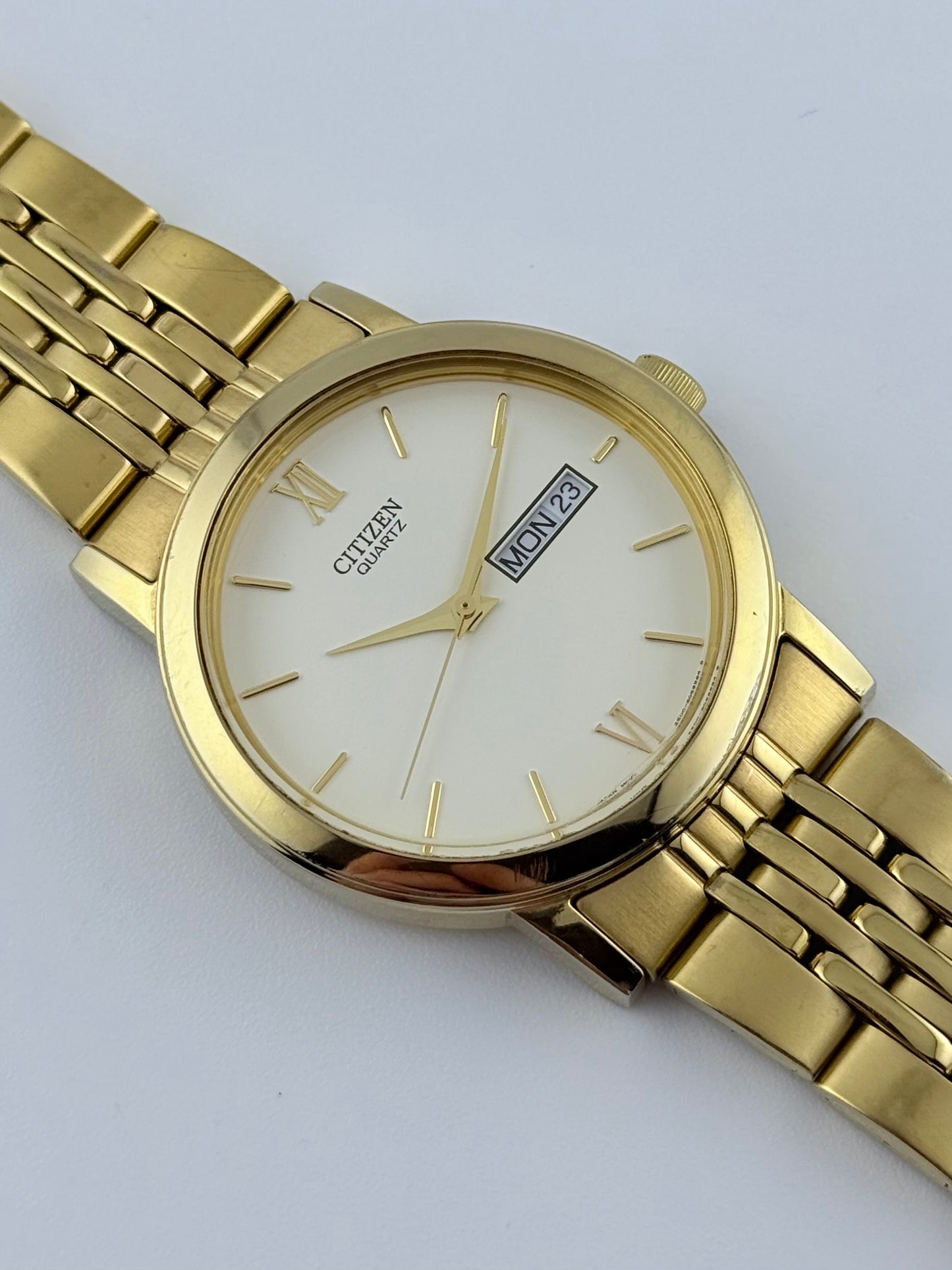 Citizen Quartz Day-Date 2500-S035201