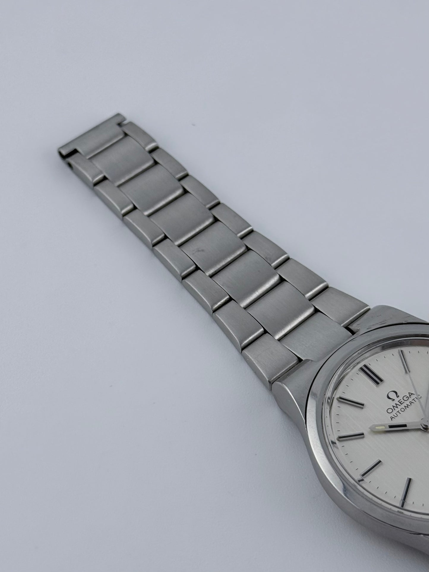 Omega Geneve Automatic Date - 166.0173