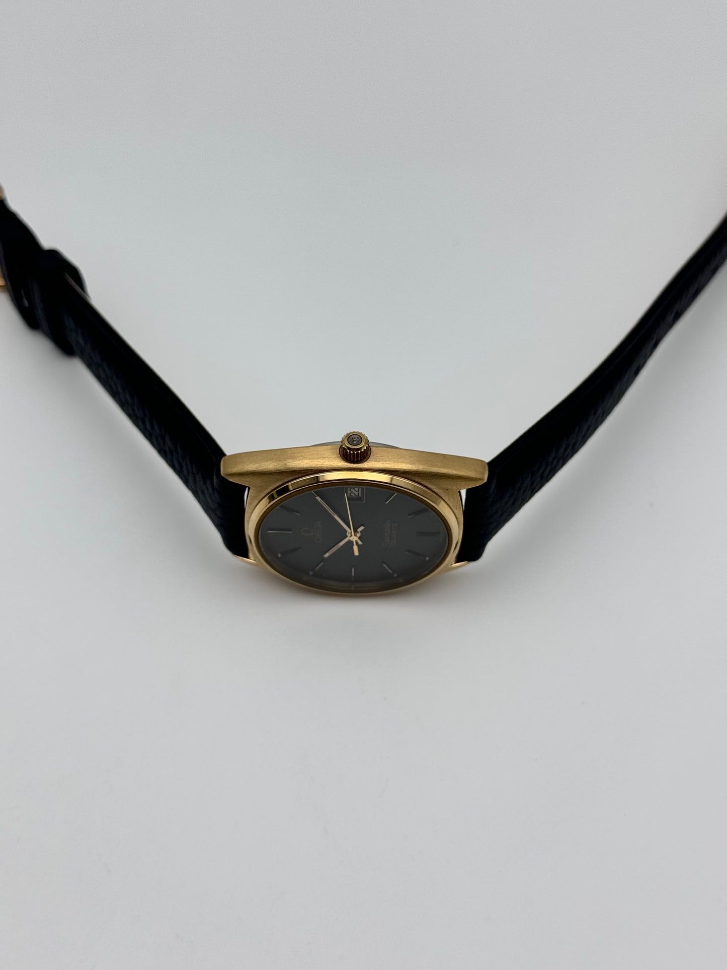 Omega Seamaster Quartz Date 196.0186 - Rare Waffle Dial