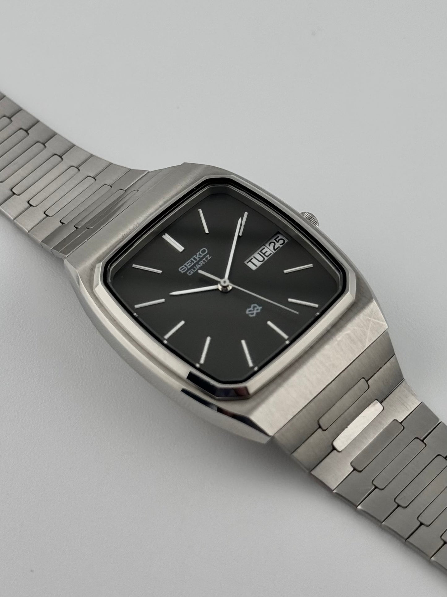 Seiko SQ Quartz - 8223-5130