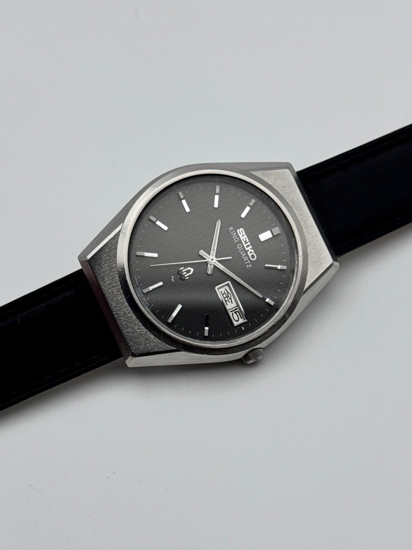 Seiko King Quartz JDM Japanese Day-Date - 5856-8020 - Rare Textured Dial