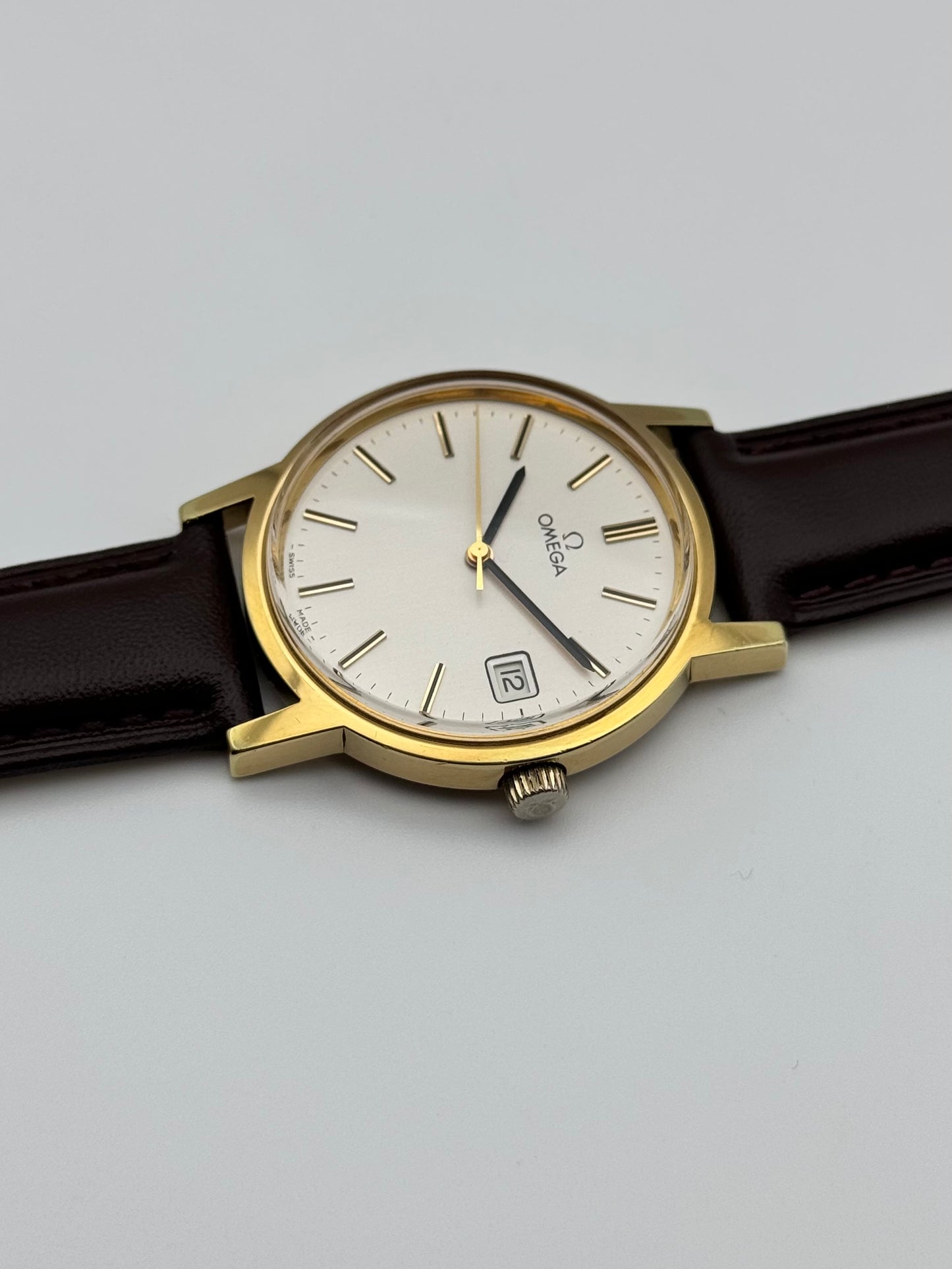 Omega Geneve Date Manual Wind 136.0104