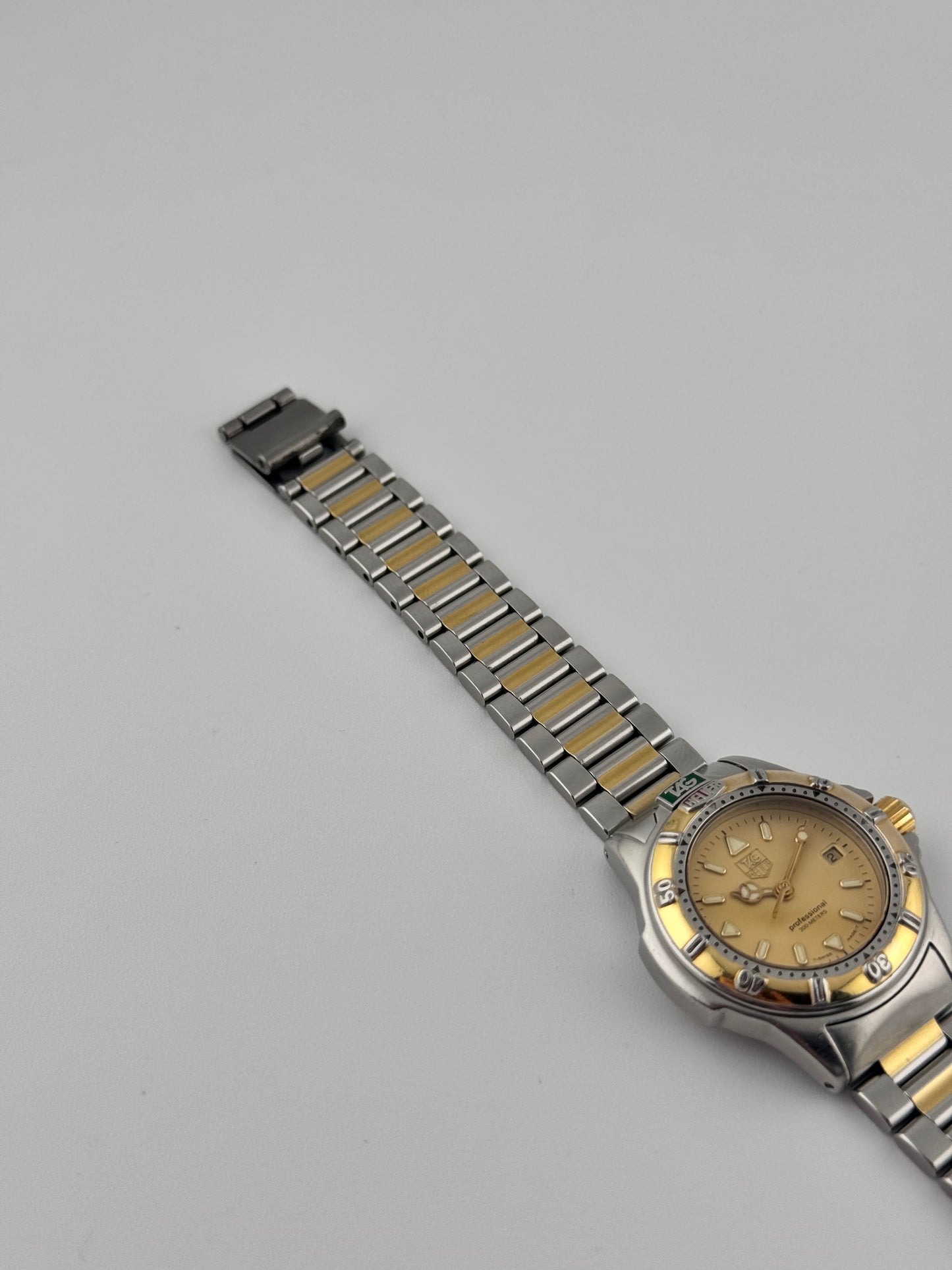 Tag Heuer Professional 200 Quartz Date - WF1421-0 - Ladies