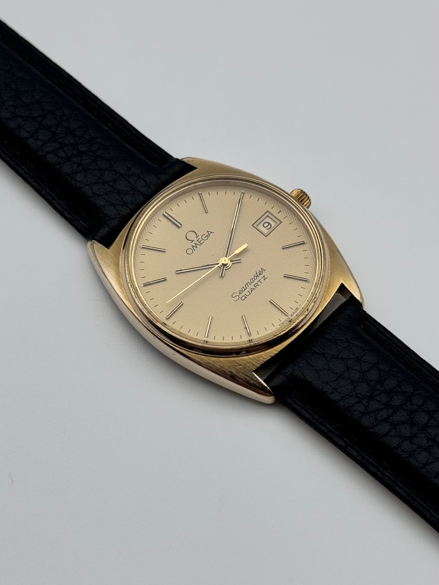 Omega Seamaster Quartz Date 196.0186 - Rare Waffle Dial