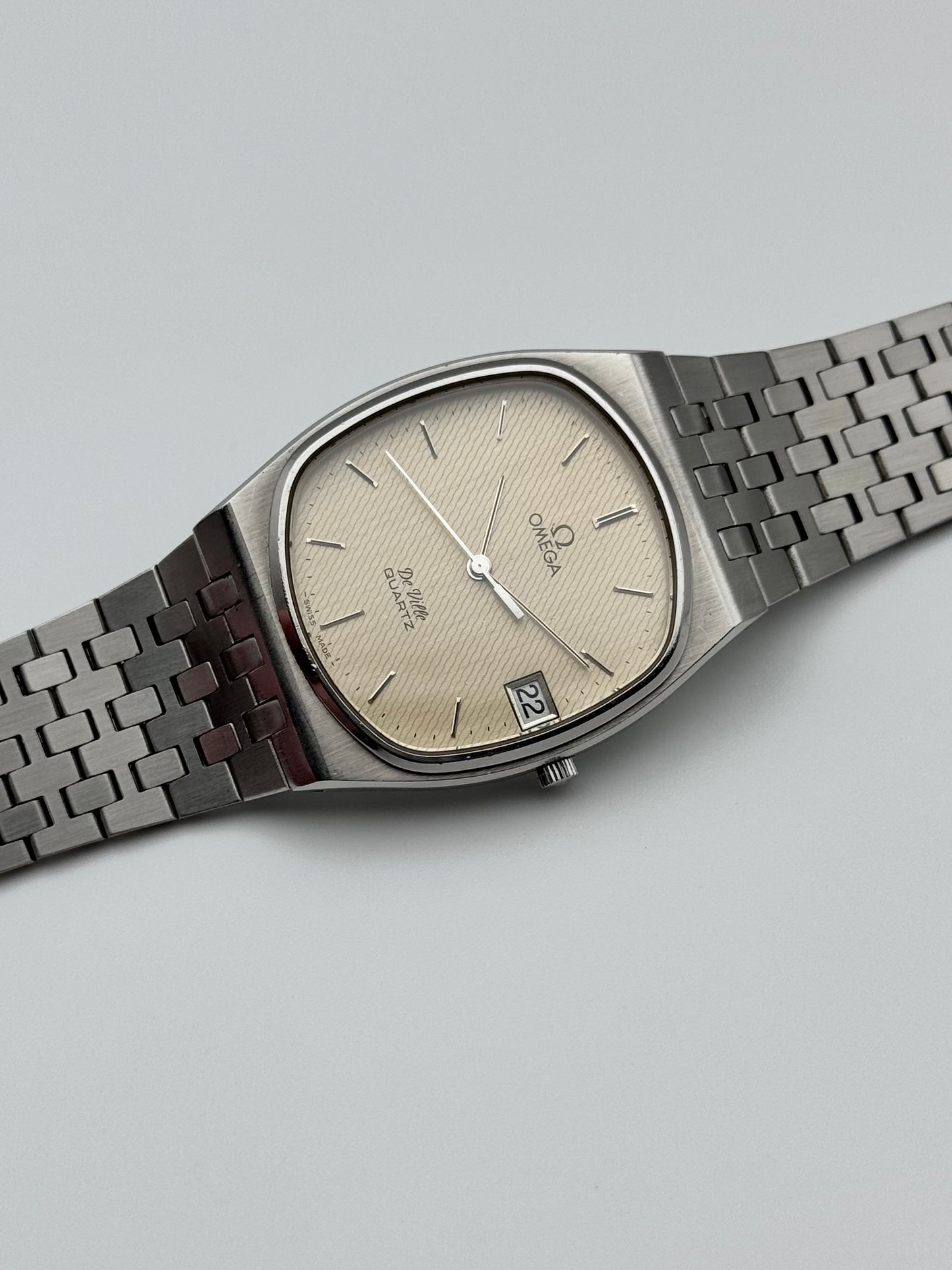 Omega DeVille Quartz Date 192.0051 - Honeycomb Dial