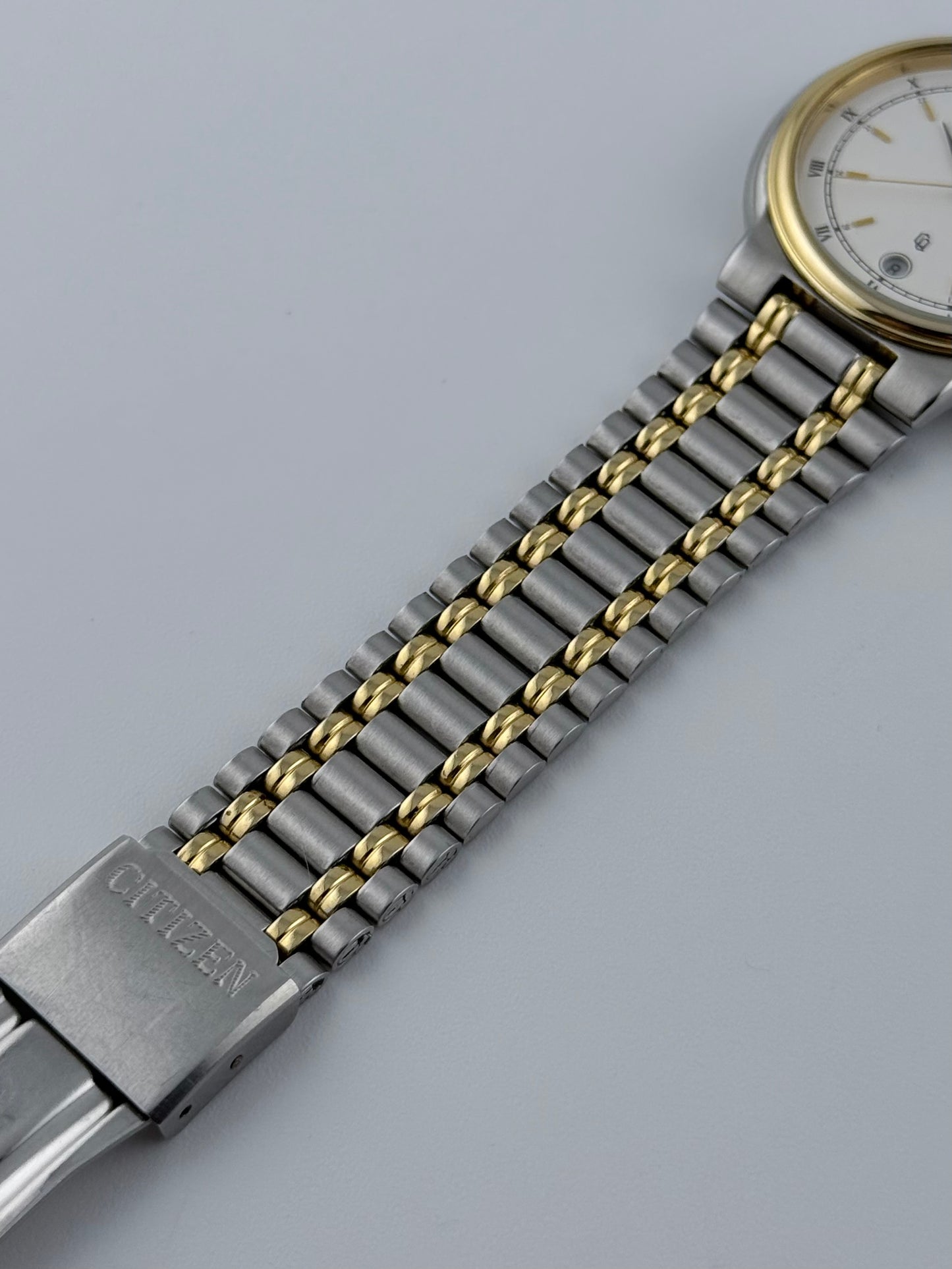 Citizen Quartz - Date 6110 - G05378Y