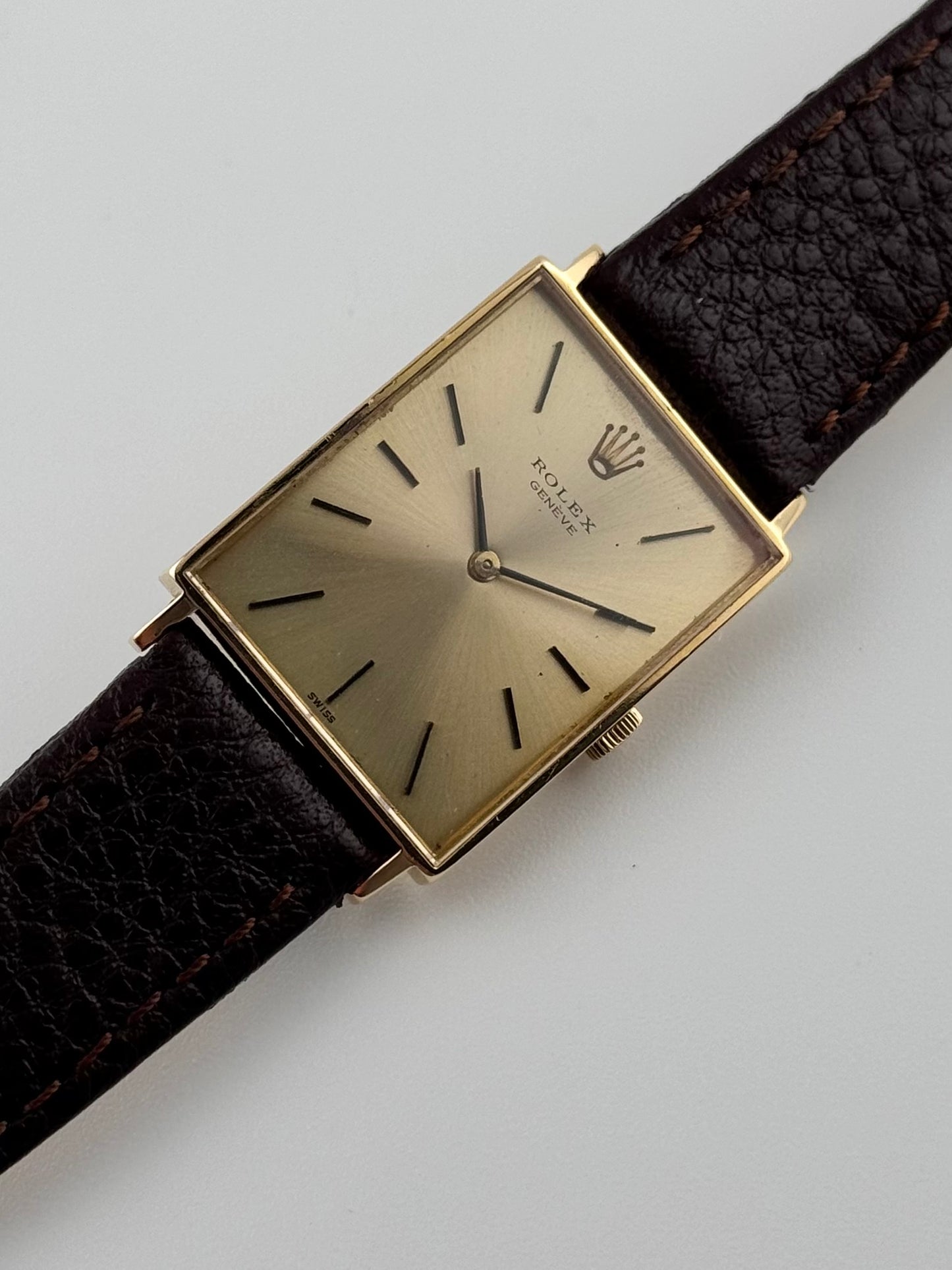 Rolex Cellini Tank Manual Wind - 18K Yellow Gold - 1563