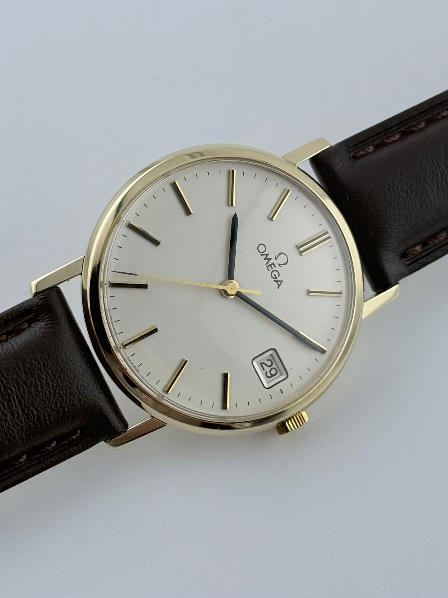 Omega Geneve Manual Wind 9ct Gold - 132.5017 - Original Box and Papers