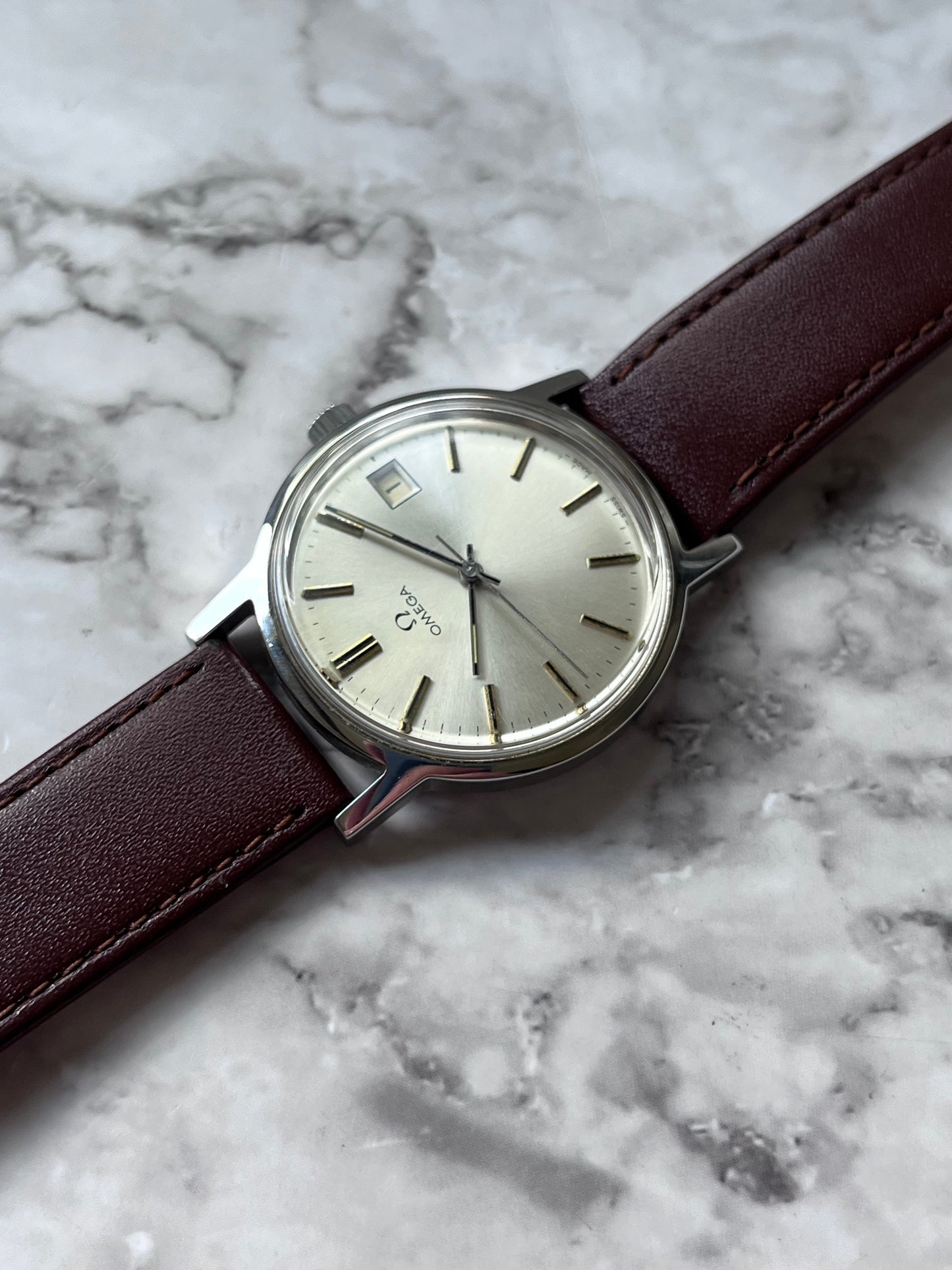 Omega Date Manual Wind 136.0104