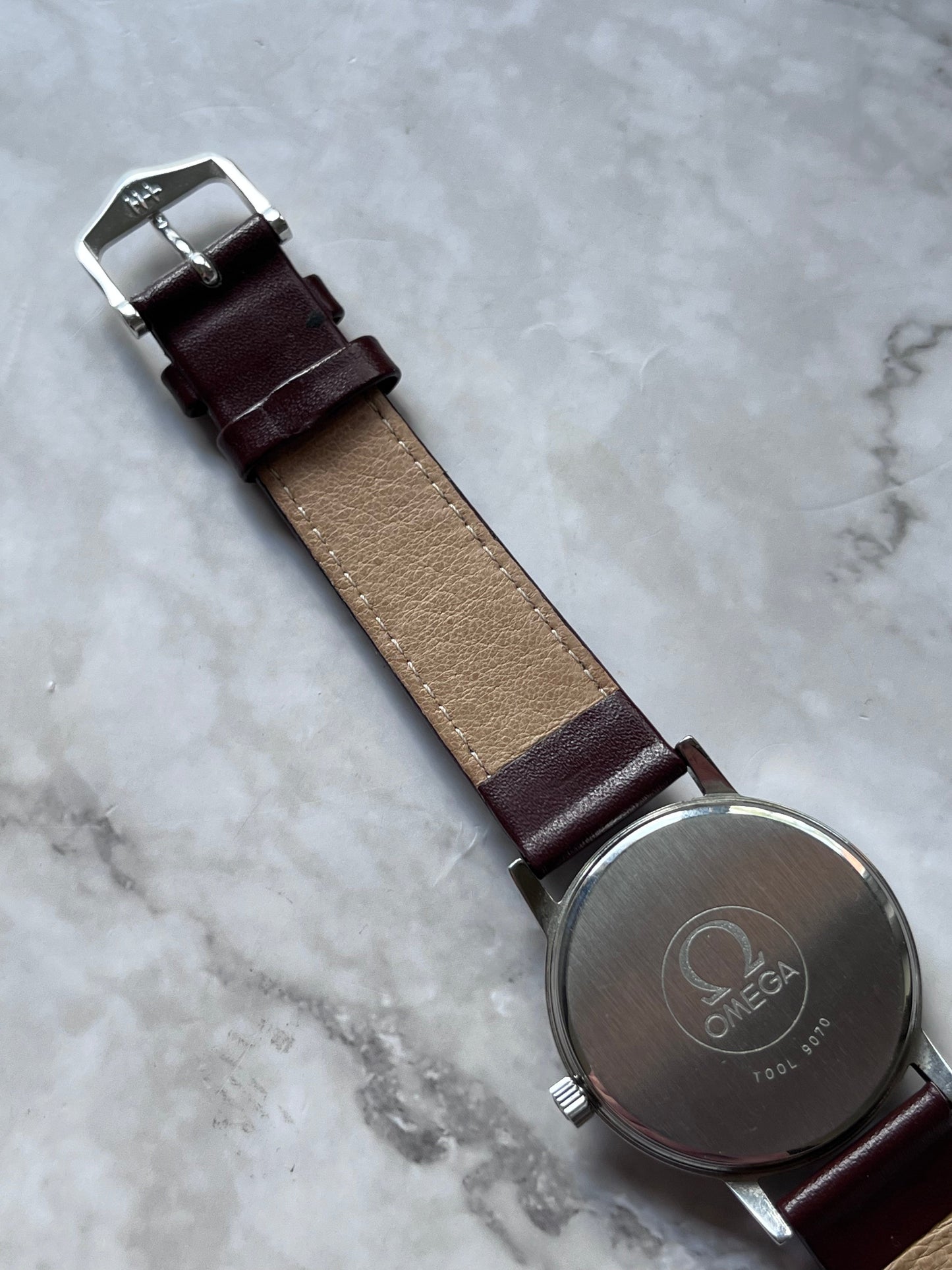 Omega Date Manual Wind 136.0104