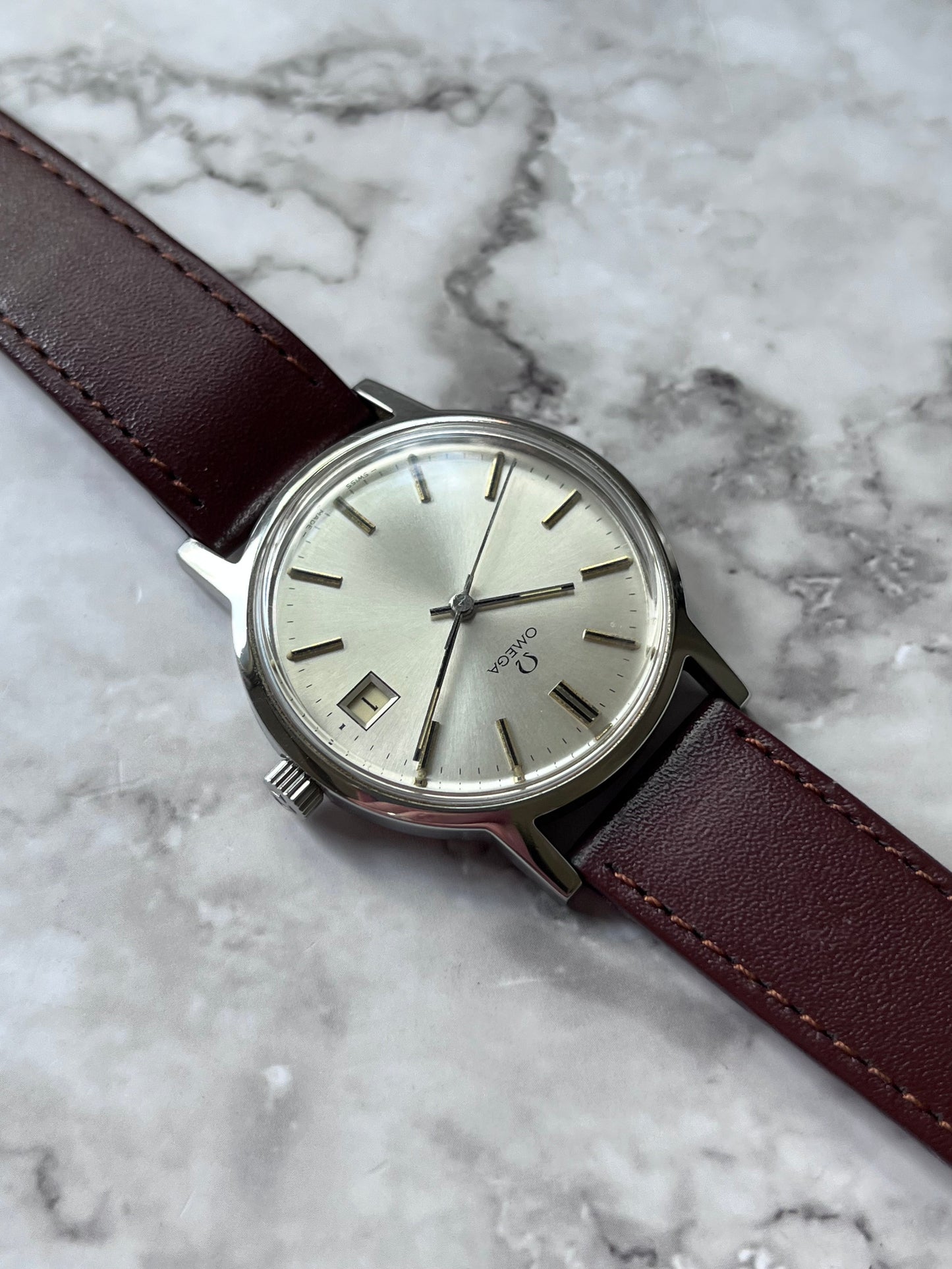 Omega Date Manual Wind 136.0104