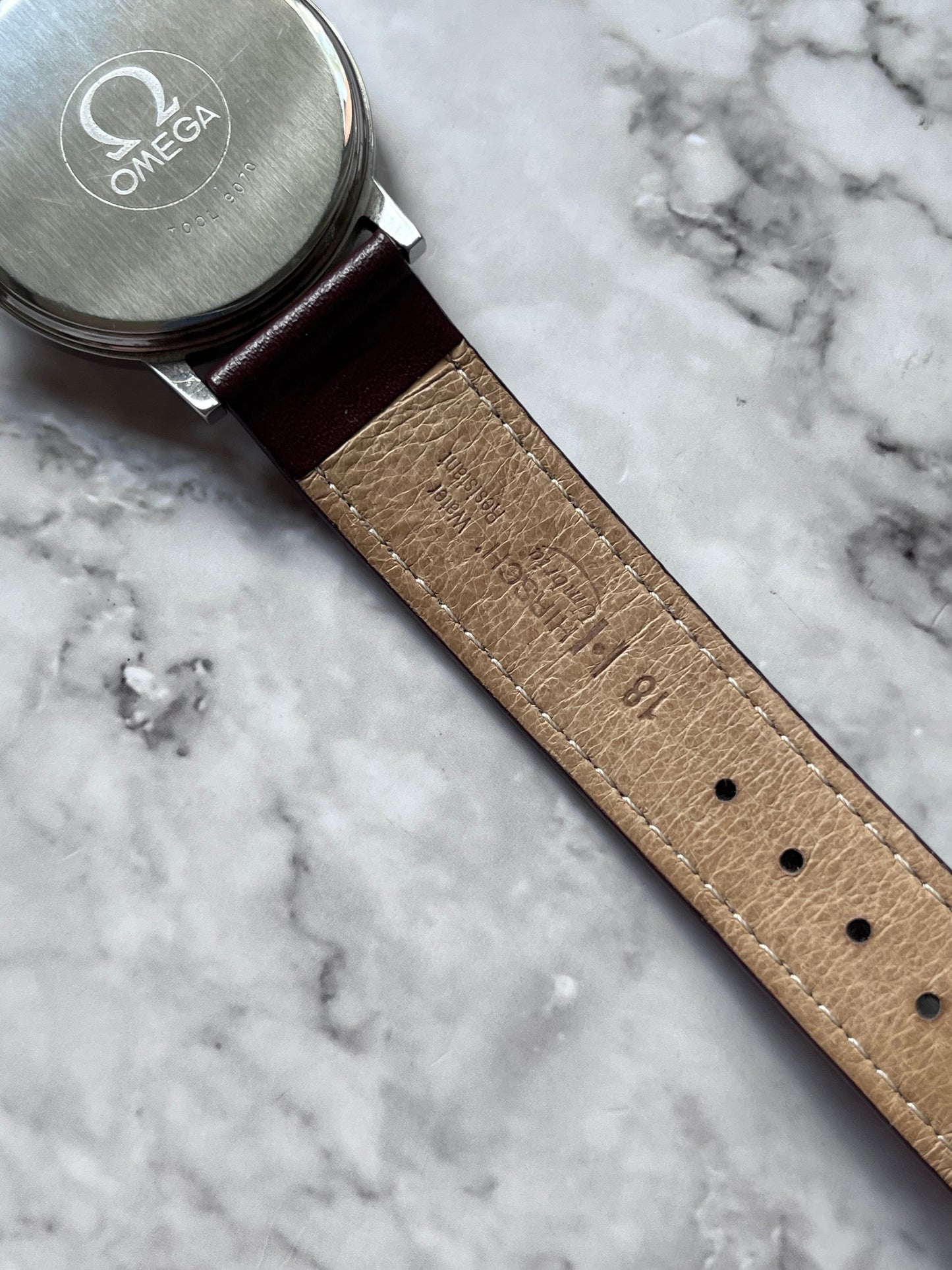 Omega Date Manual Wind 136.0104