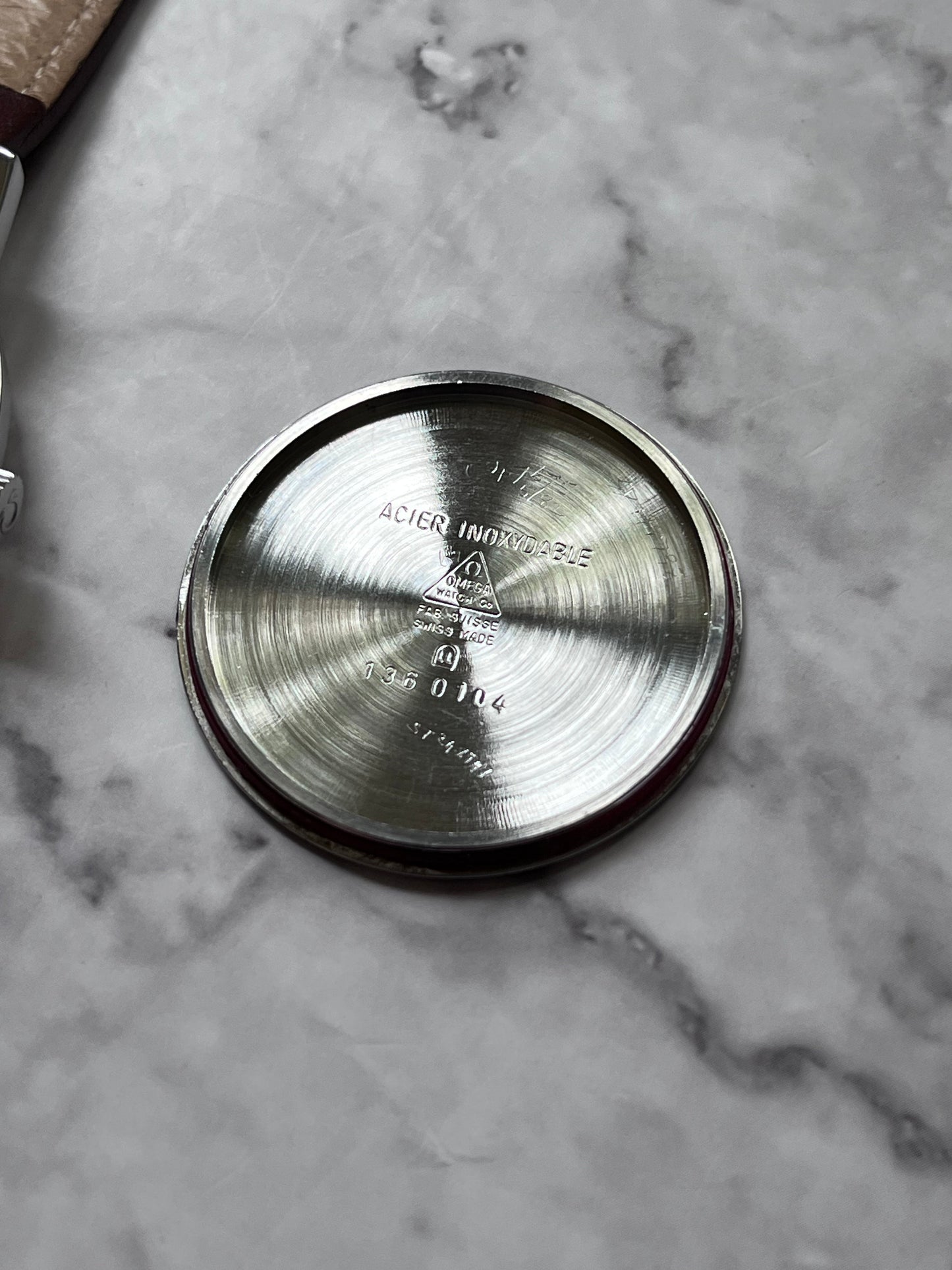 Omega Date Manual Wind 136.0104