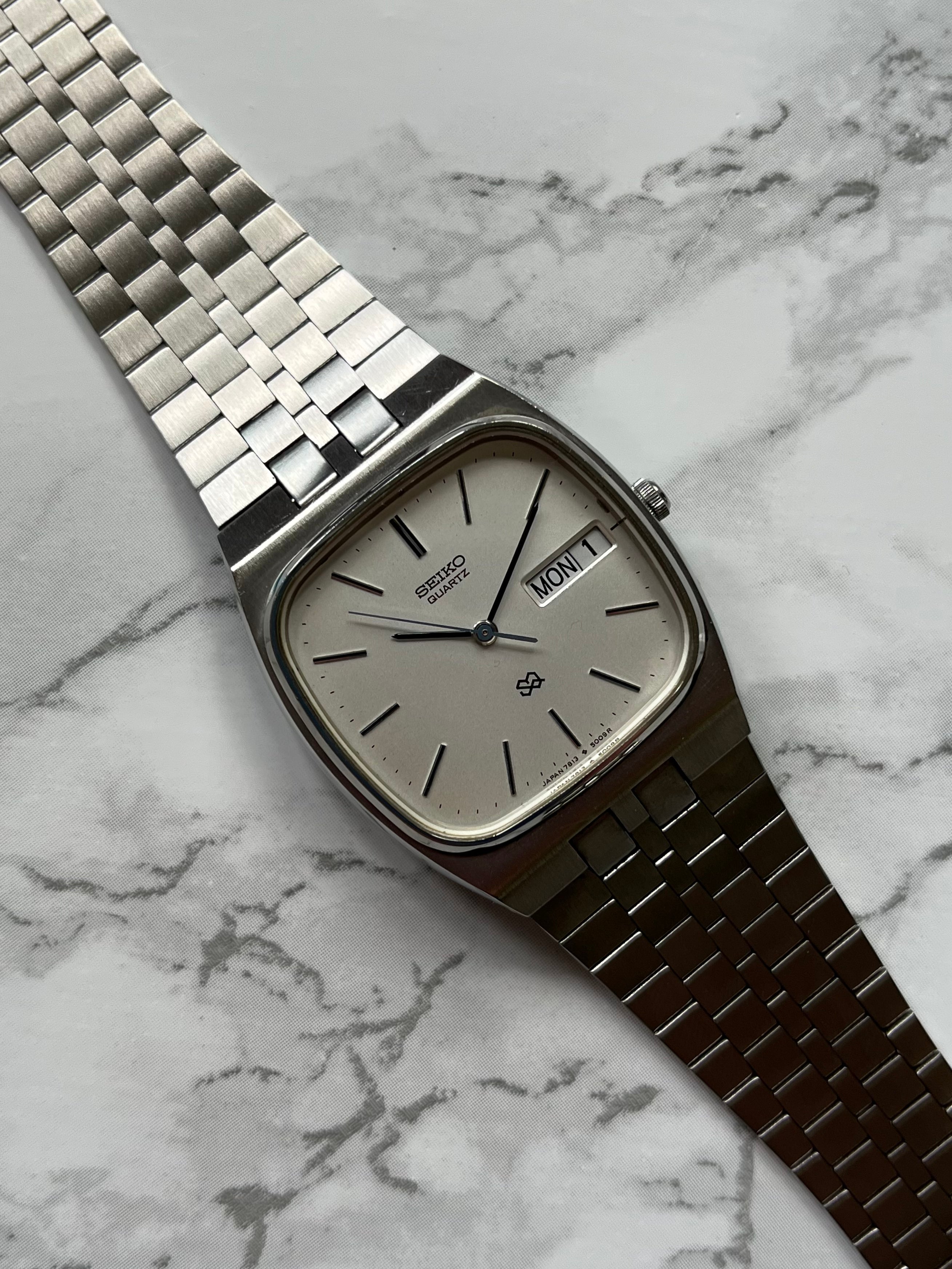 Seiko quartz discount square watch