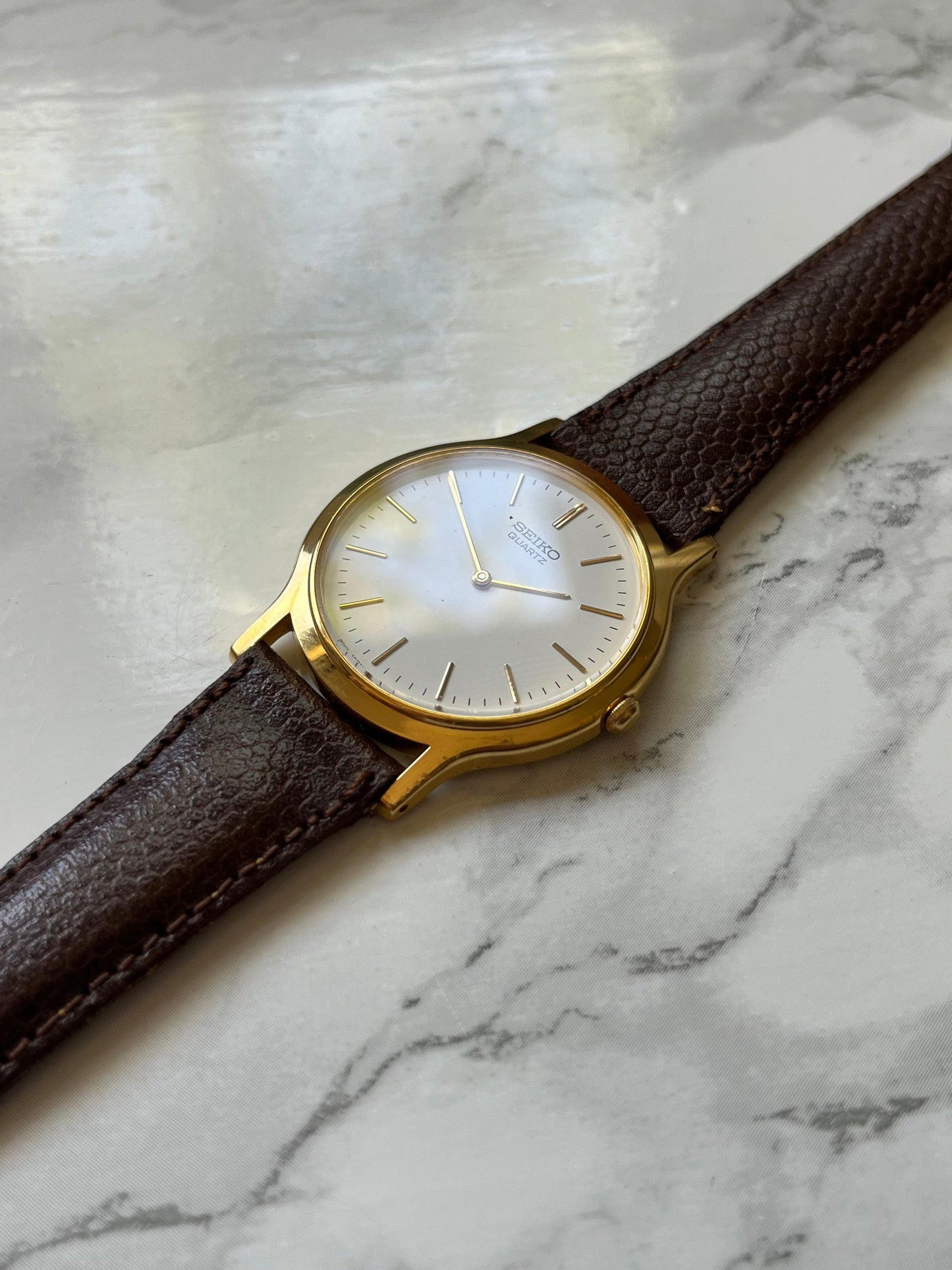 Seiko Quartz V700-8A10