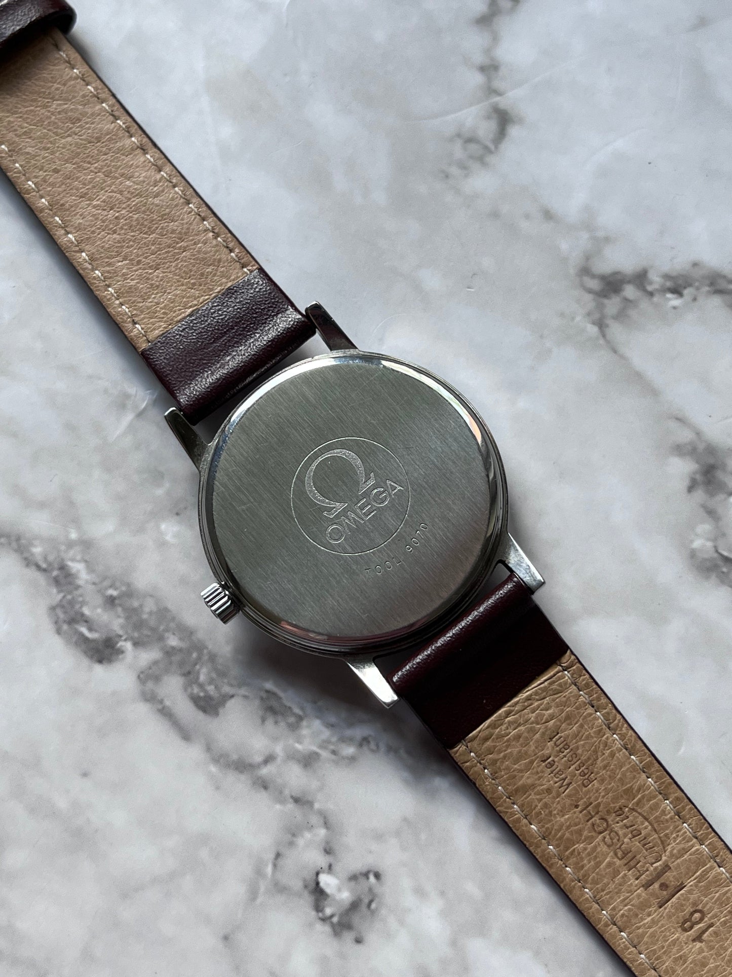 Omega Date Manual Wind 136.0104