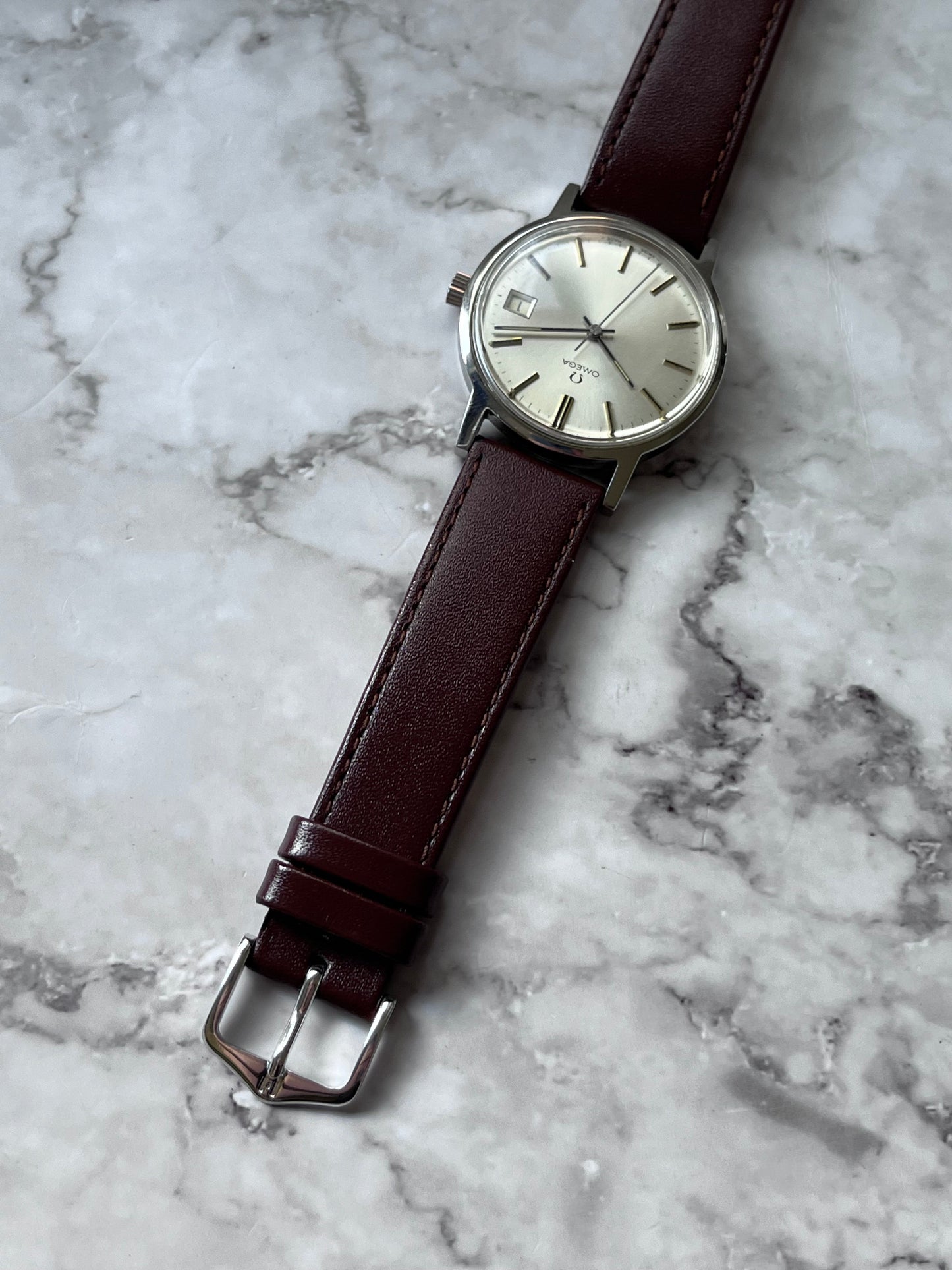 Omega Date Manual Wind 136.0104