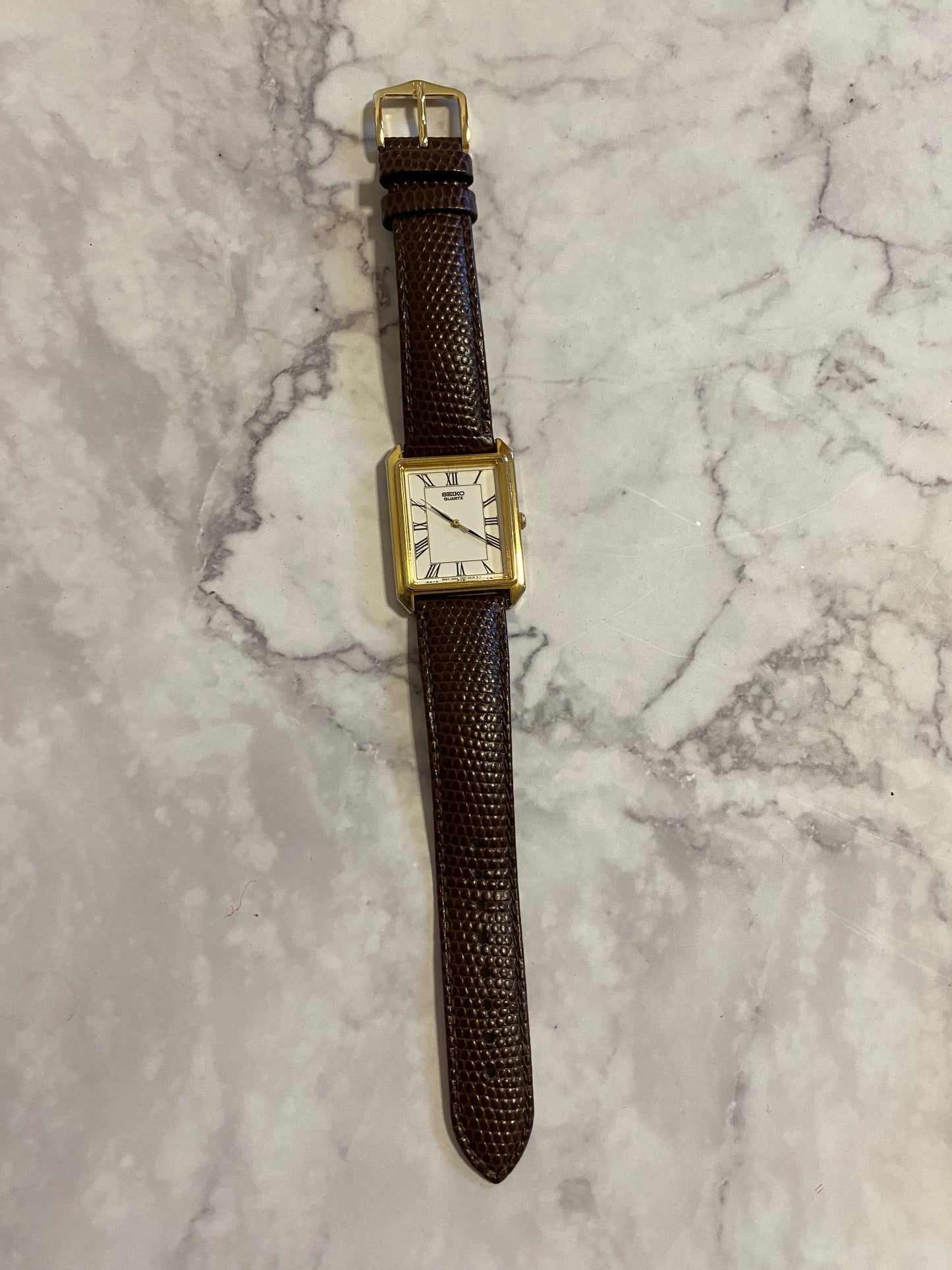 Seiko Tank Quartz 7N01-5A00