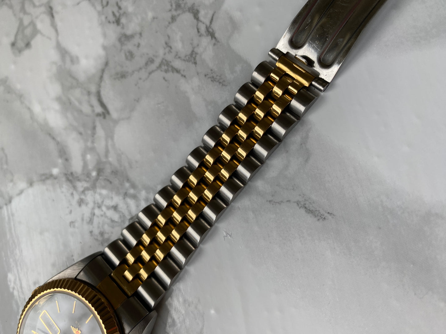 Citizen Eagle 7 Day-Date 4-R02106