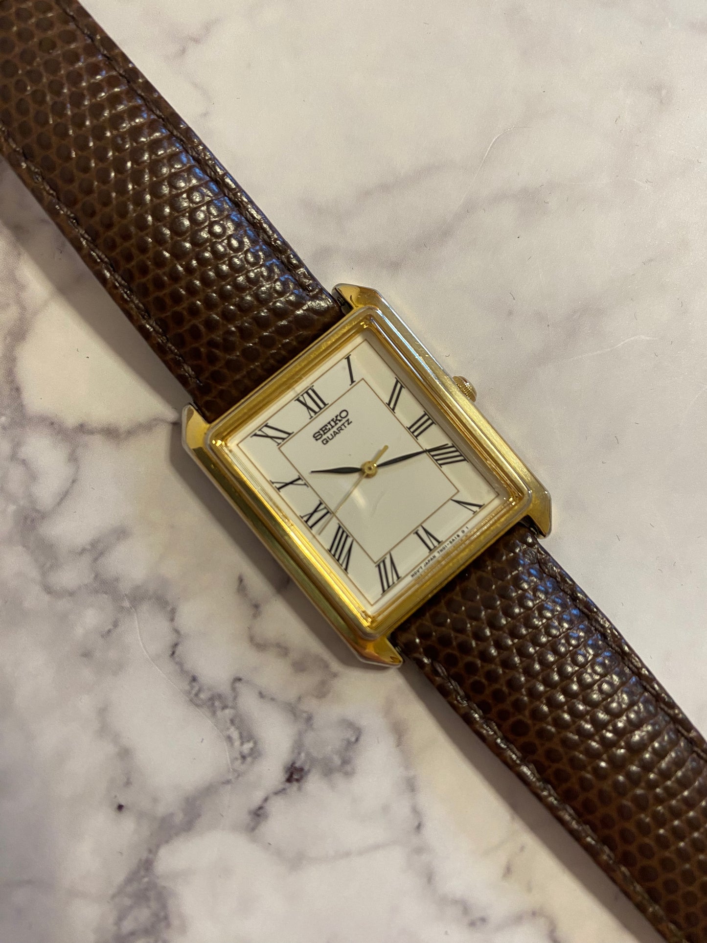 Seiko Tank Quartz 7N01-5A00