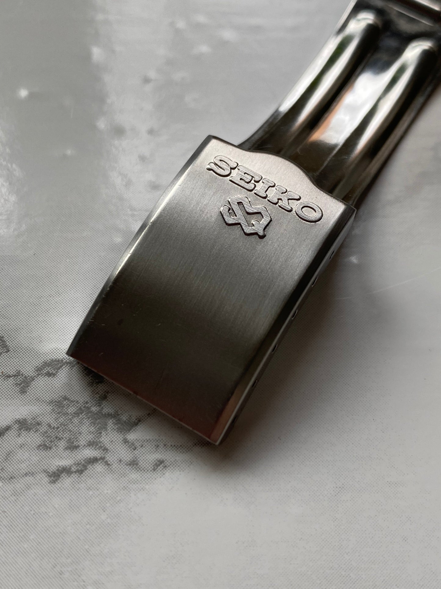 Seiko SQ Quartz 5Y22-6000