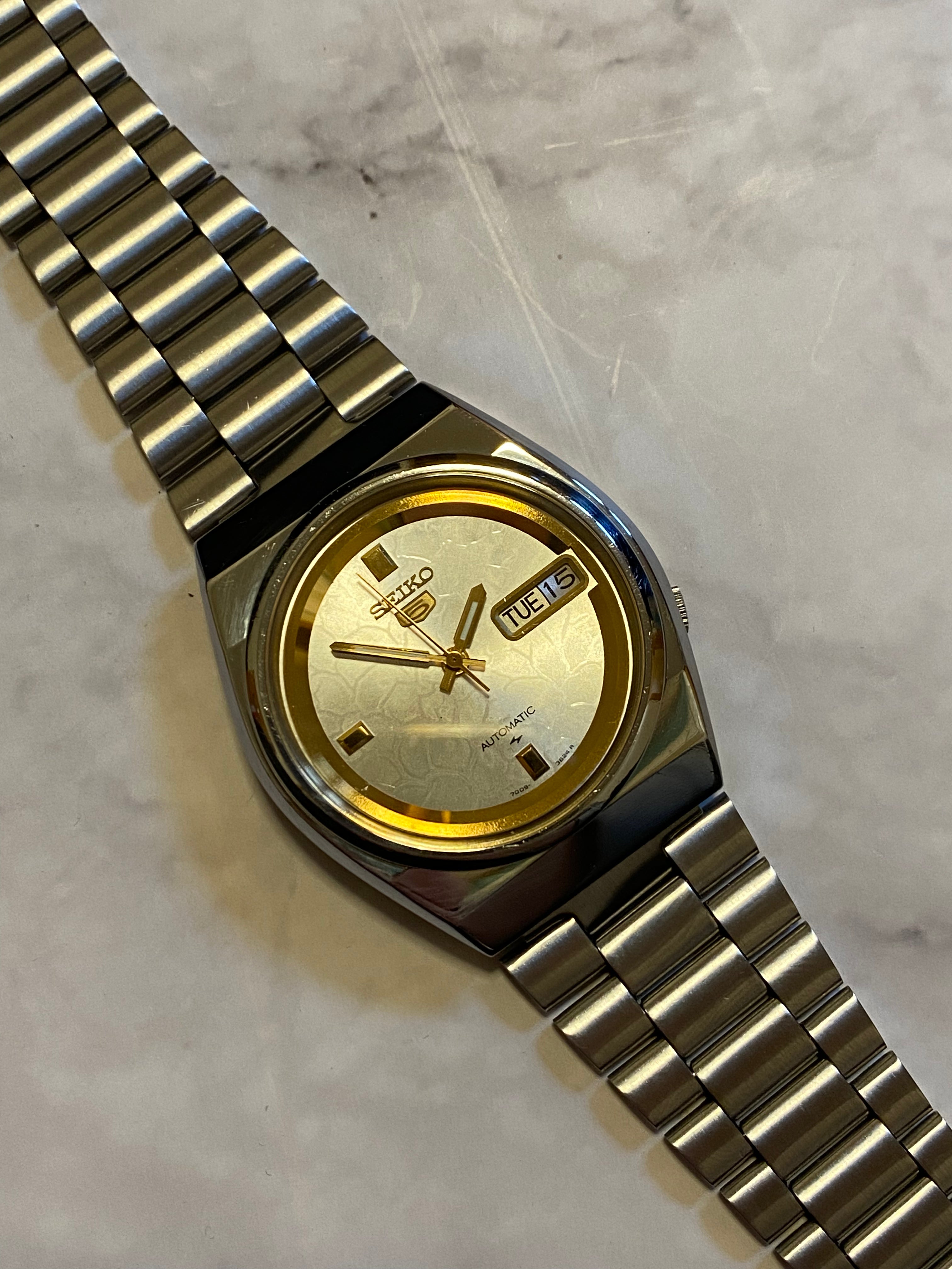Seiko sales arabic date