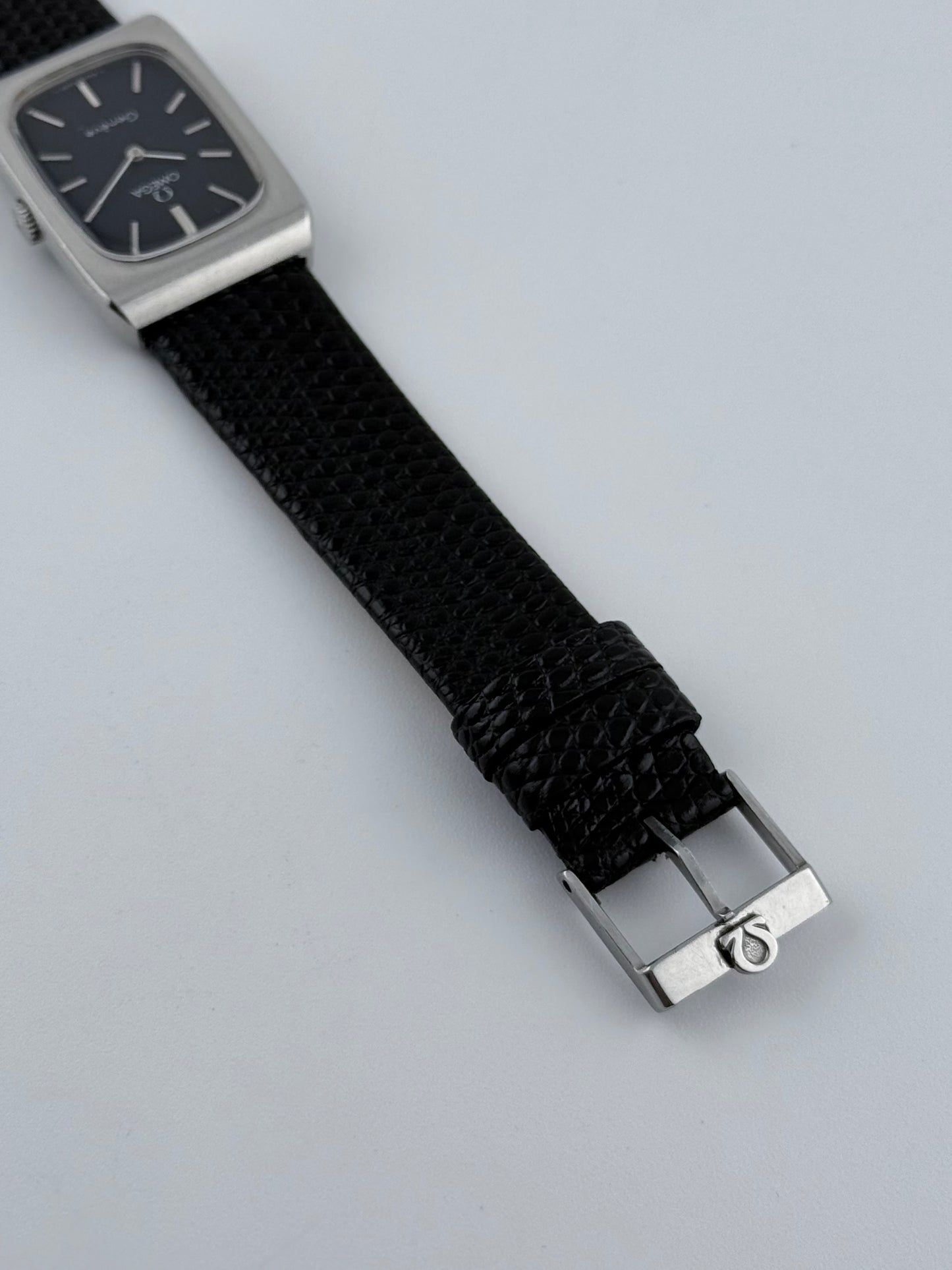 Omega Geneve Tank Manual Wind 511.0469 - Black Dial