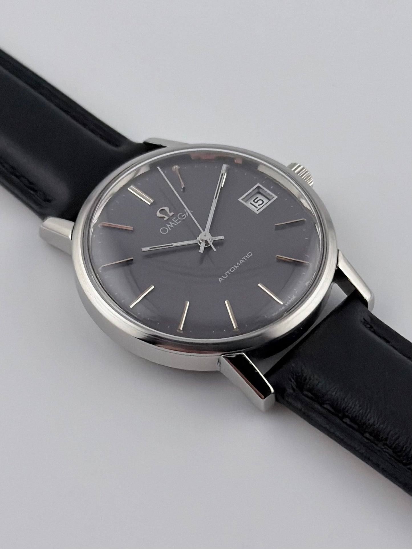 Omega Automatic Date 166.0202