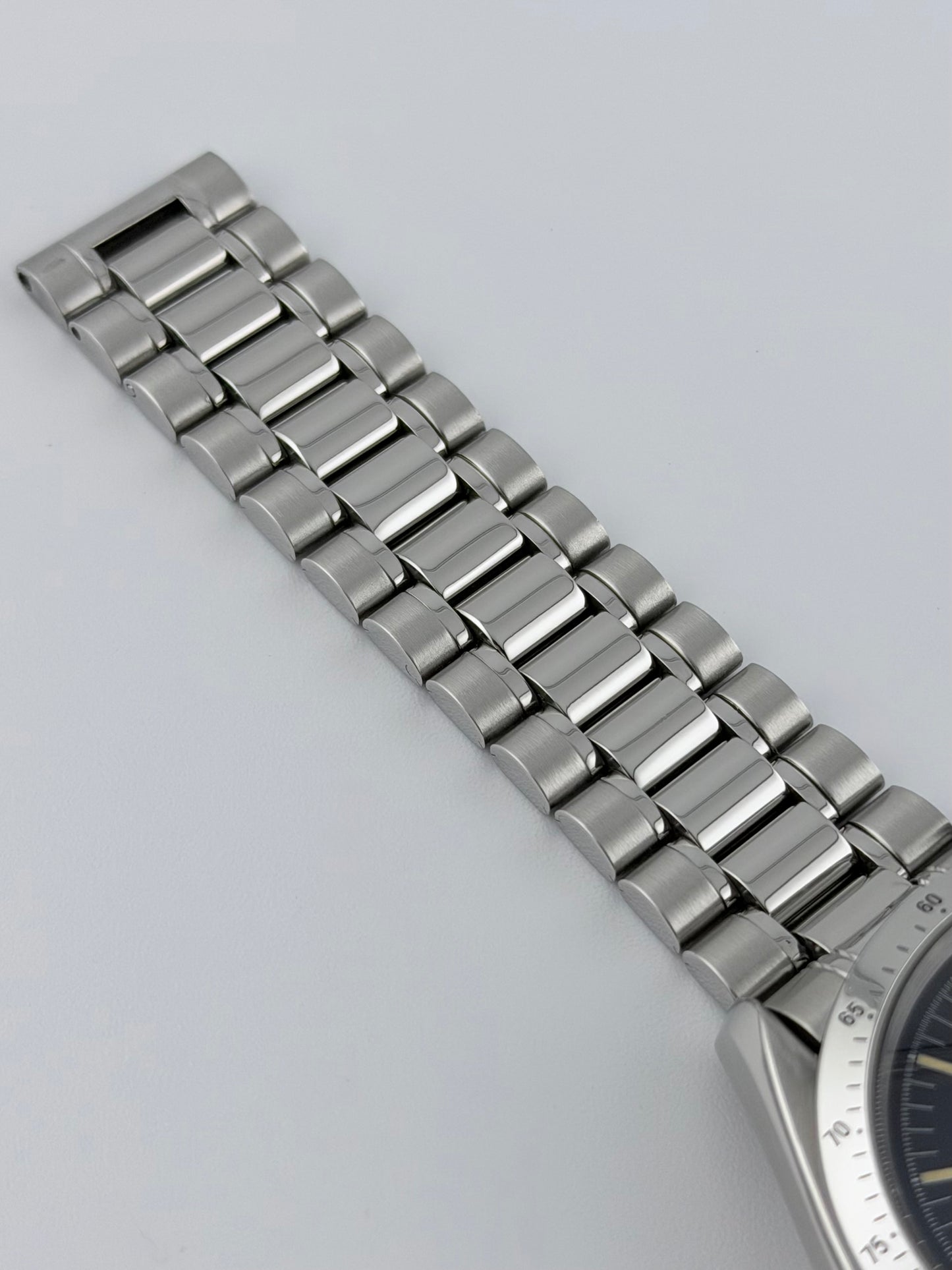 Omega Speedmaster Automatic Date - 175.0043 - Rare Reverse Panda Dial - Box and Papers!